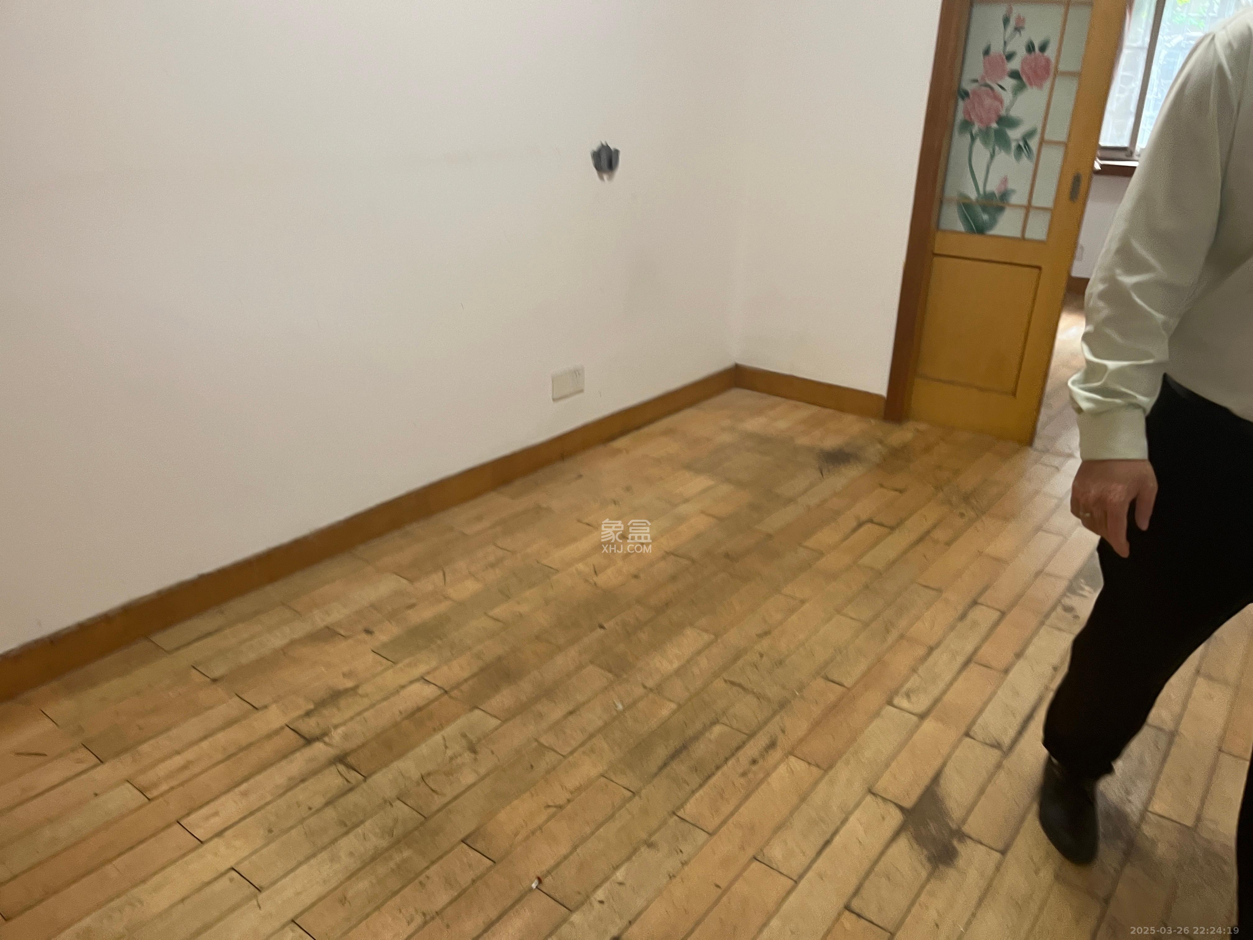 市直属机关宿舍 4室2厅2卫 3000.0元/月 市直属机关宿舍 4室2厅2卫 3000.0元/月室内图