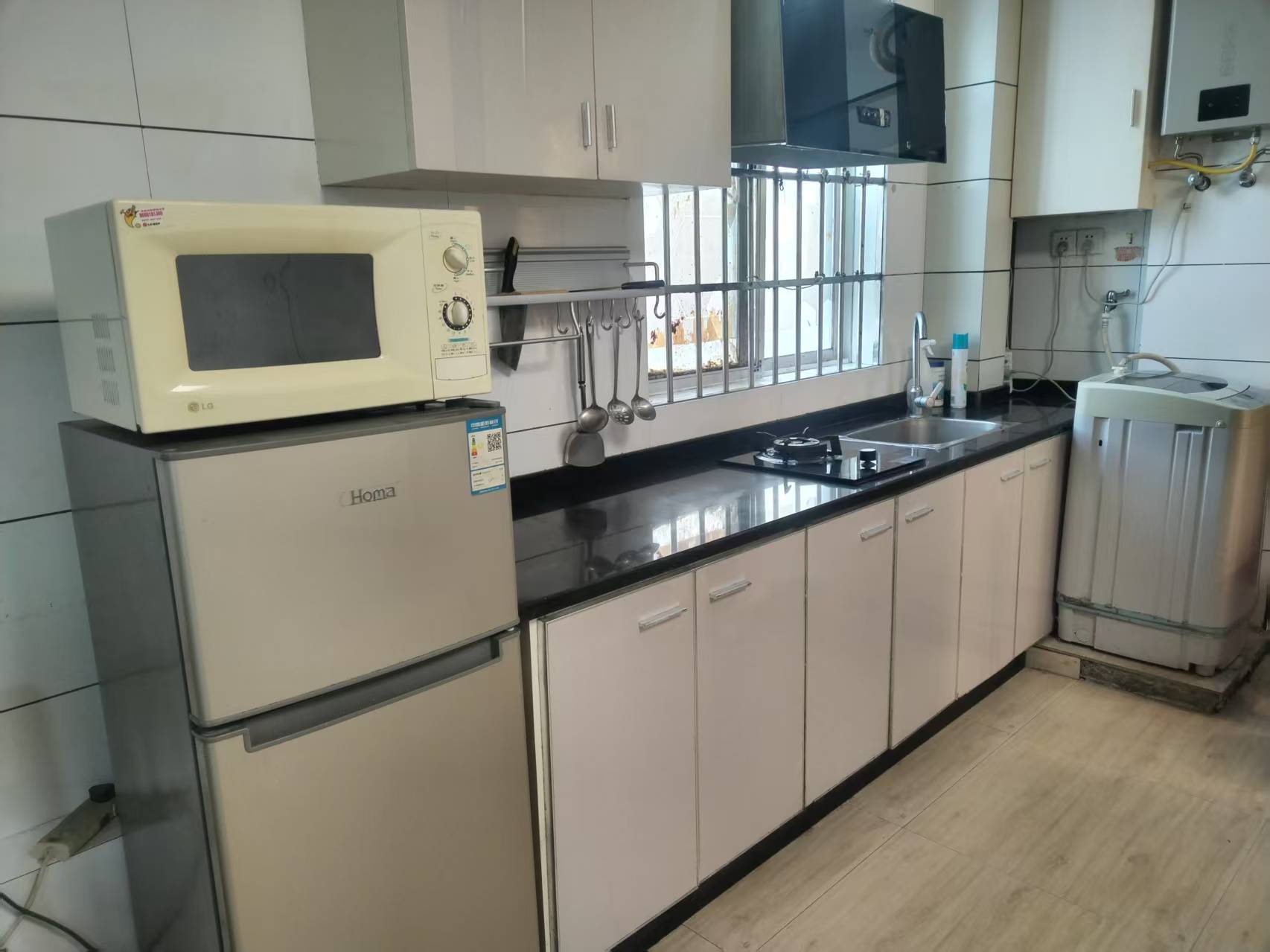 蓝钻公寓 1室1厅1卫 1000.0元/月 蓝钻公寓 1室1厅1卫 1000.0元/月室内图