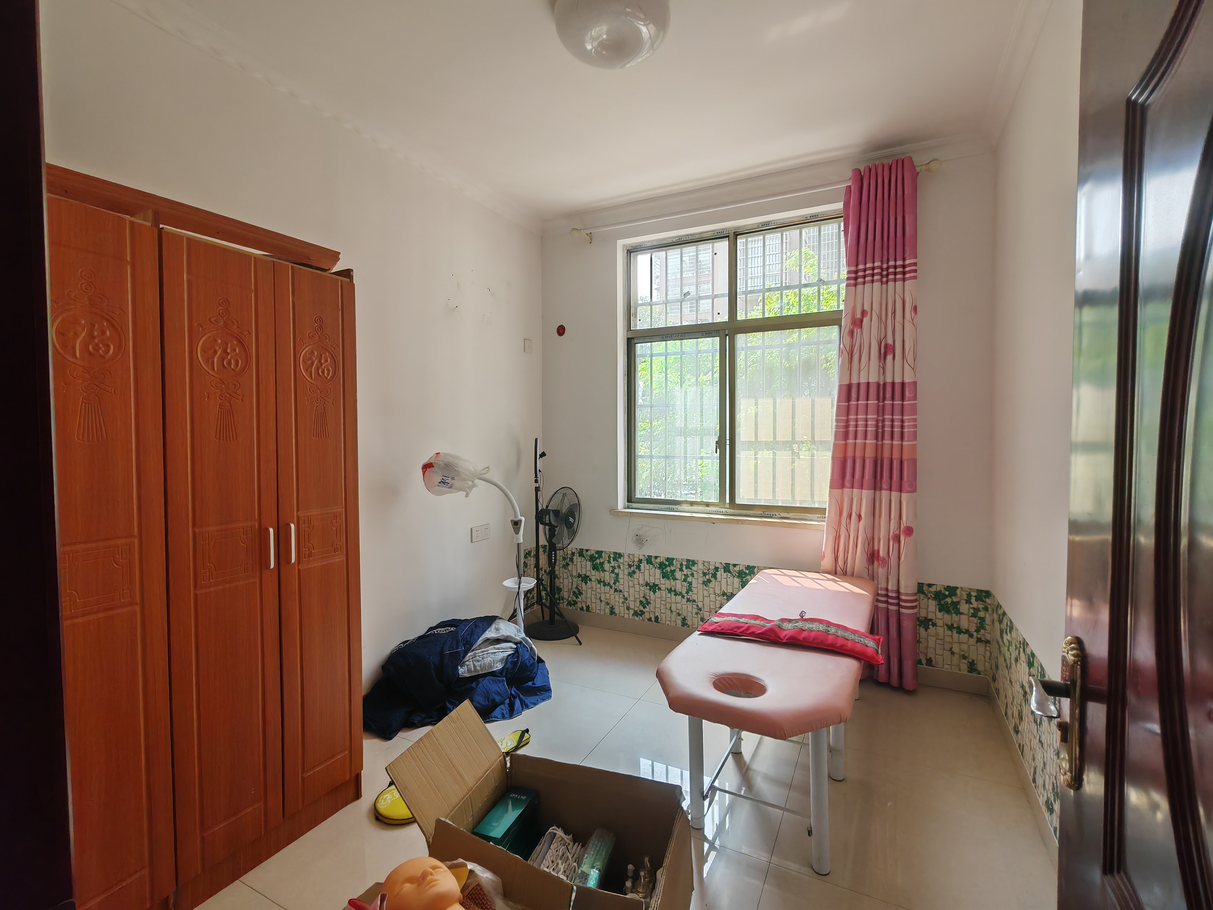 幸福里 3室2厅2卫 1000.0元/月 幸福里 3室2厅2卫 1000.0元/月室内图