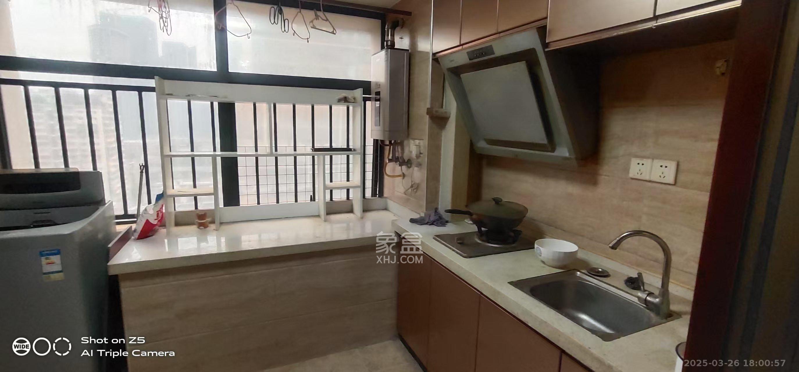 蓝湾国际广场 1室1厅1卫 1300.0元/月 蓝湾国际广场 1室1厅1卫 1300.0元/月室内图