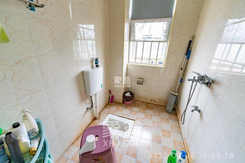 华银天际 5室2厅2卫 2400.0元/月 华银天际 5室2厅2卫 2400.0元/月室内图