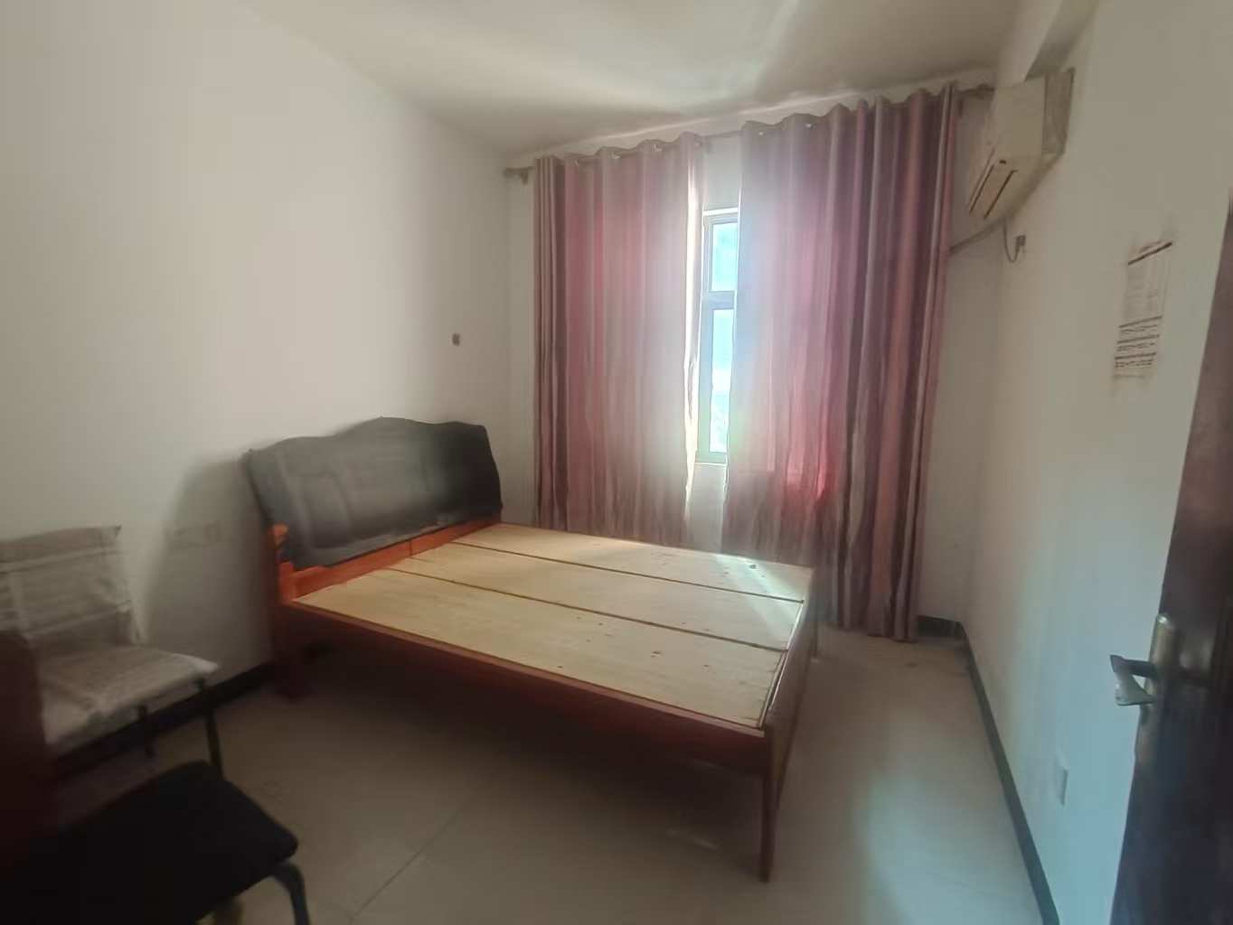 鹏利广场 4室2厅2卫 2400.0元/月 鹏利广场 4室2厅2卫 2400.0元/月室内图