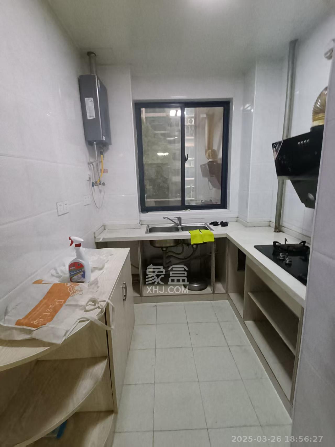 天和家园 3室2厅2卫 2600.0元/月 天和家园 3室2厅2卫 2600.0元/月室内图