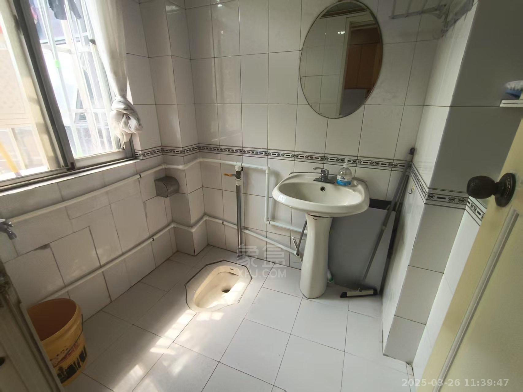 政华小区 3室2厅1卫 1800.0元/月 政华小区 3室2厅1卫 1800.0元/月室内图