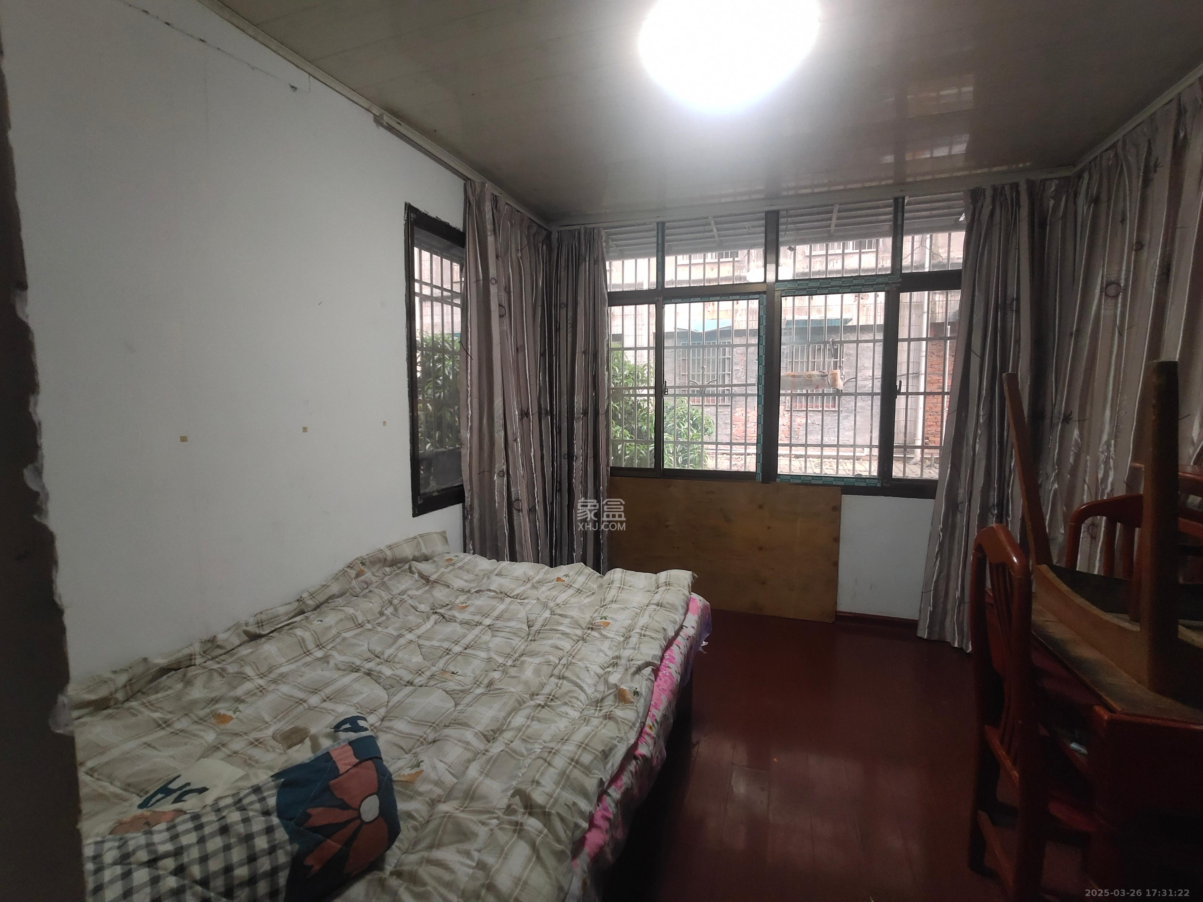 公交园小区（公交新村）  2室1厅1卫   1500.00元/月室内图