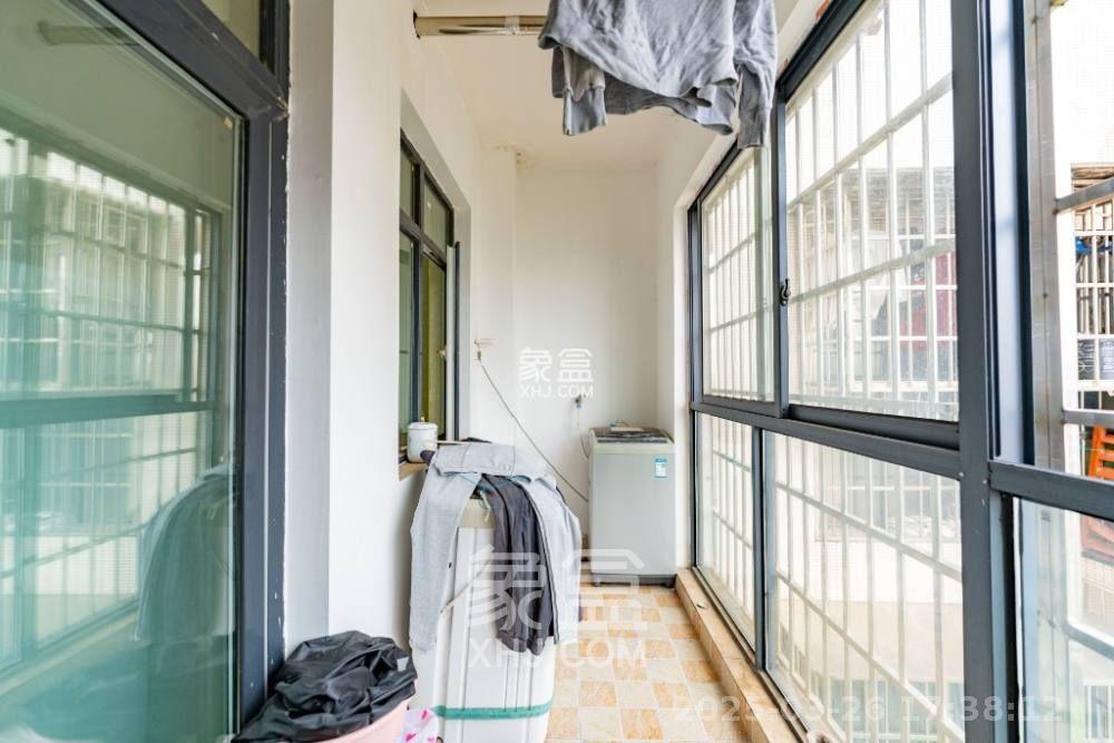 华银天际 5室2厅2卫 2400.0元/月 华银天际 5室2厅2卫 2400.0元/月室内图