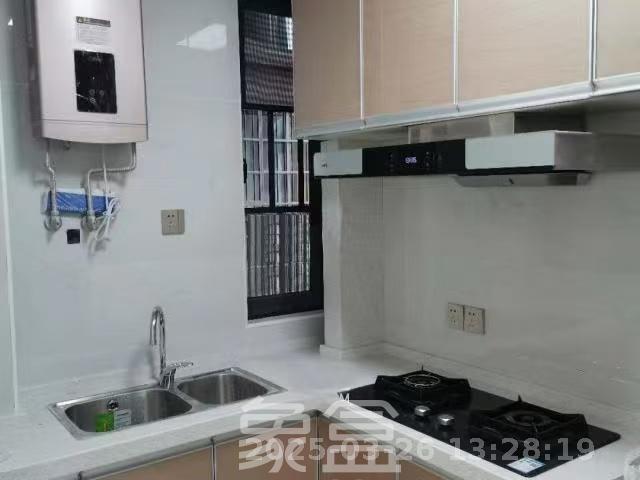 海德公园  4室2厅1卫   2200.00元/月室内图