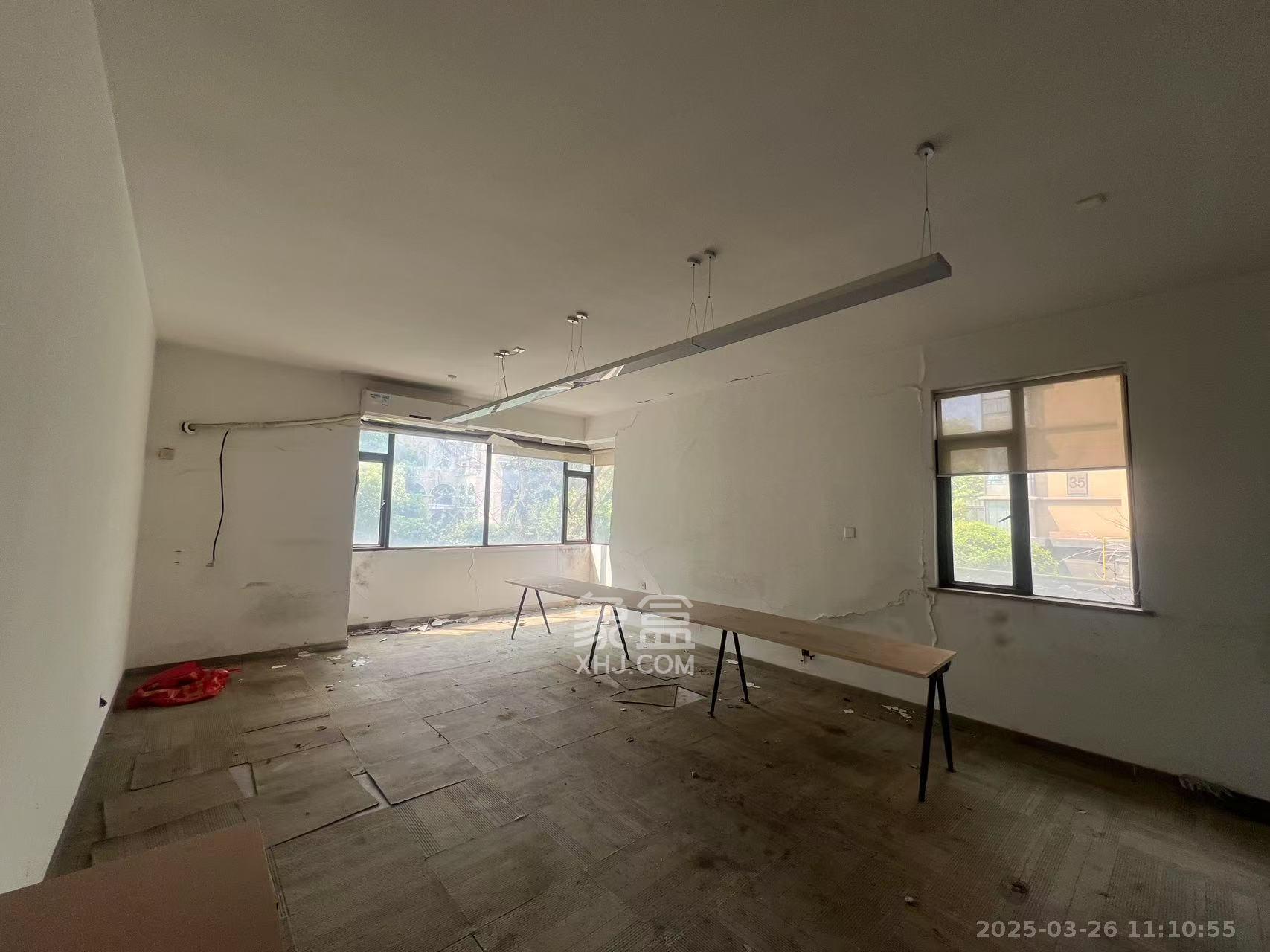 融科檀香山(融科紫檀、香山国际) 1室2厅1卫 8000.0元/月 融科檀香山(融科紫檀、香山国际) 1室2厅1卫 8000.0元/月室内图