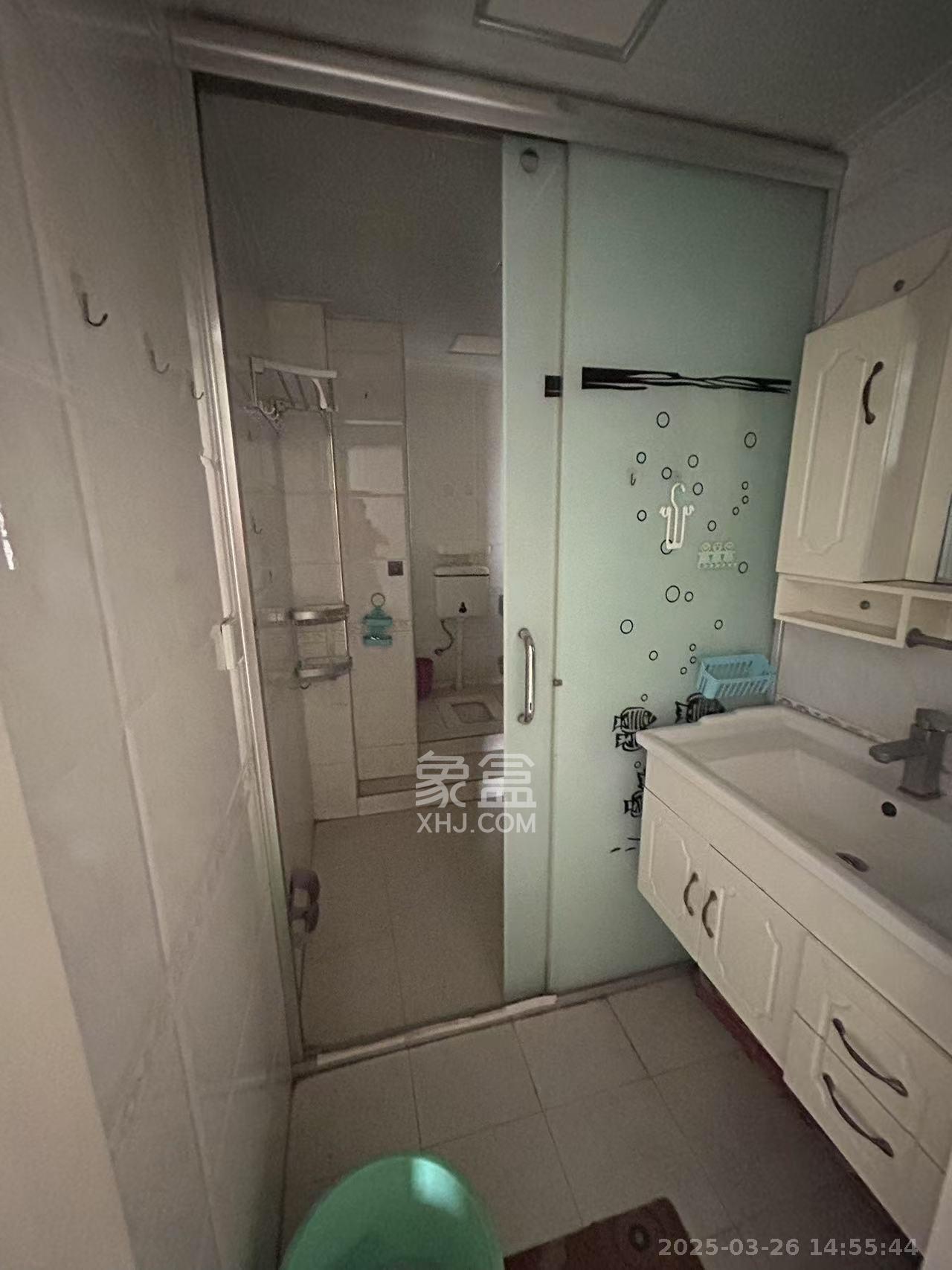 汀湘十里 3室2厅2卫 2200.0元/月 汀湘十里 3室2厅2卫 2200.0元/月室内图