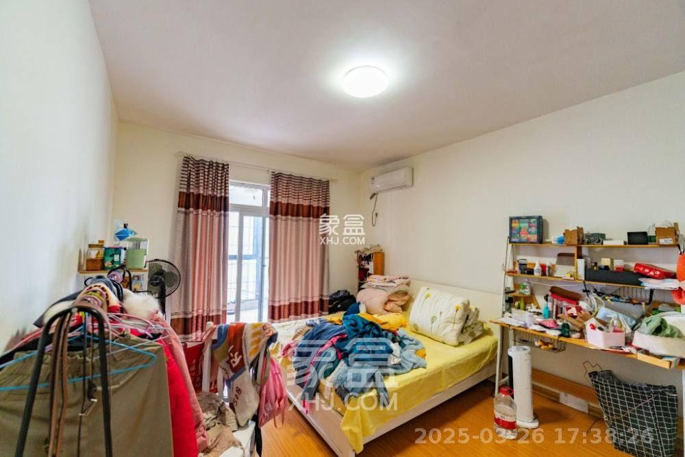 华银天际 5室2厅2卫 2400.0元/月 华银天际 5室2厅2卫 2400.0元/月室内图