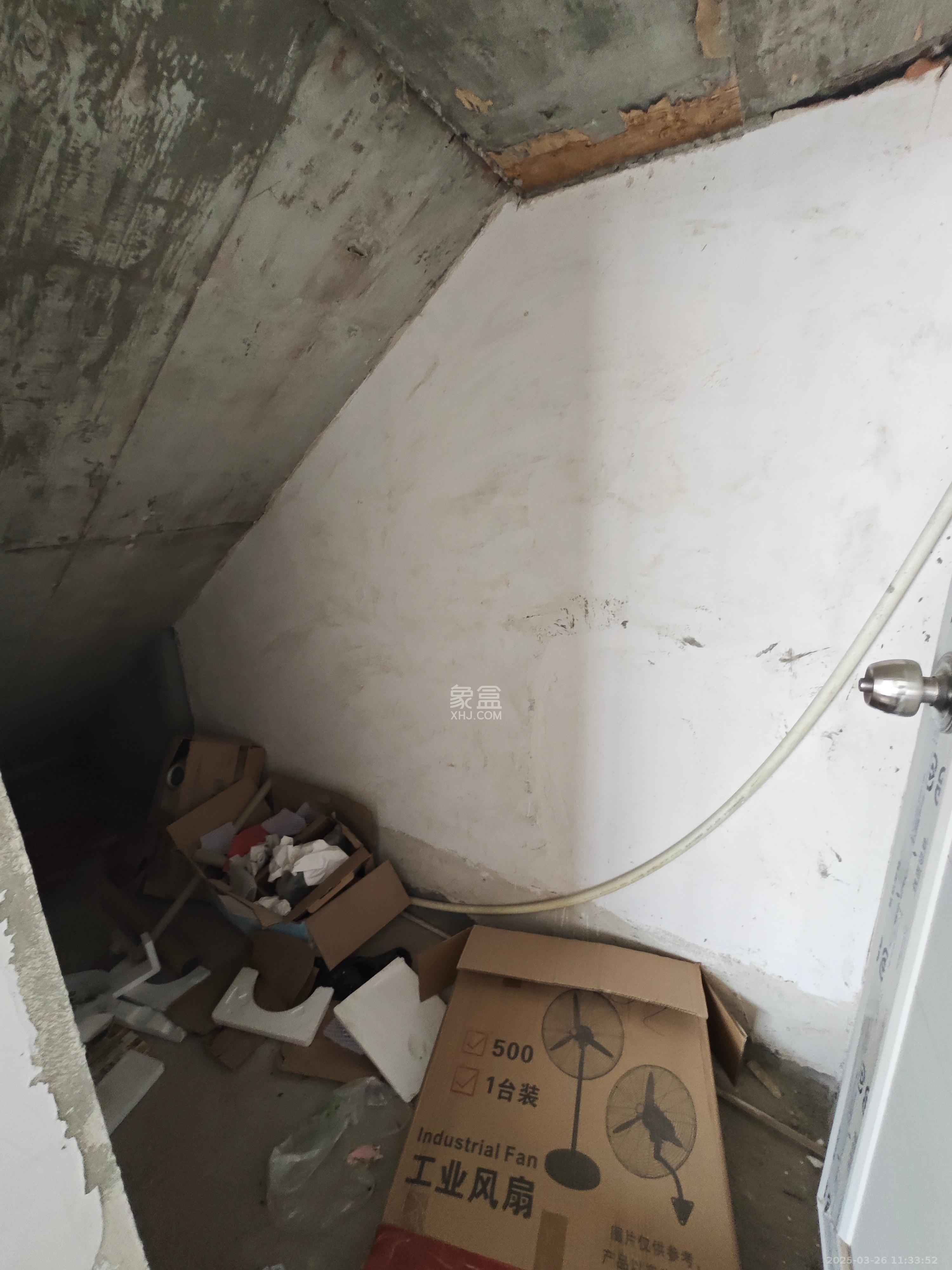 金鹰机电大市场 4室2厅1卫 1300.0元/月 金鹰机电大市场 4室2厅1卫 1300.0元/月室内图