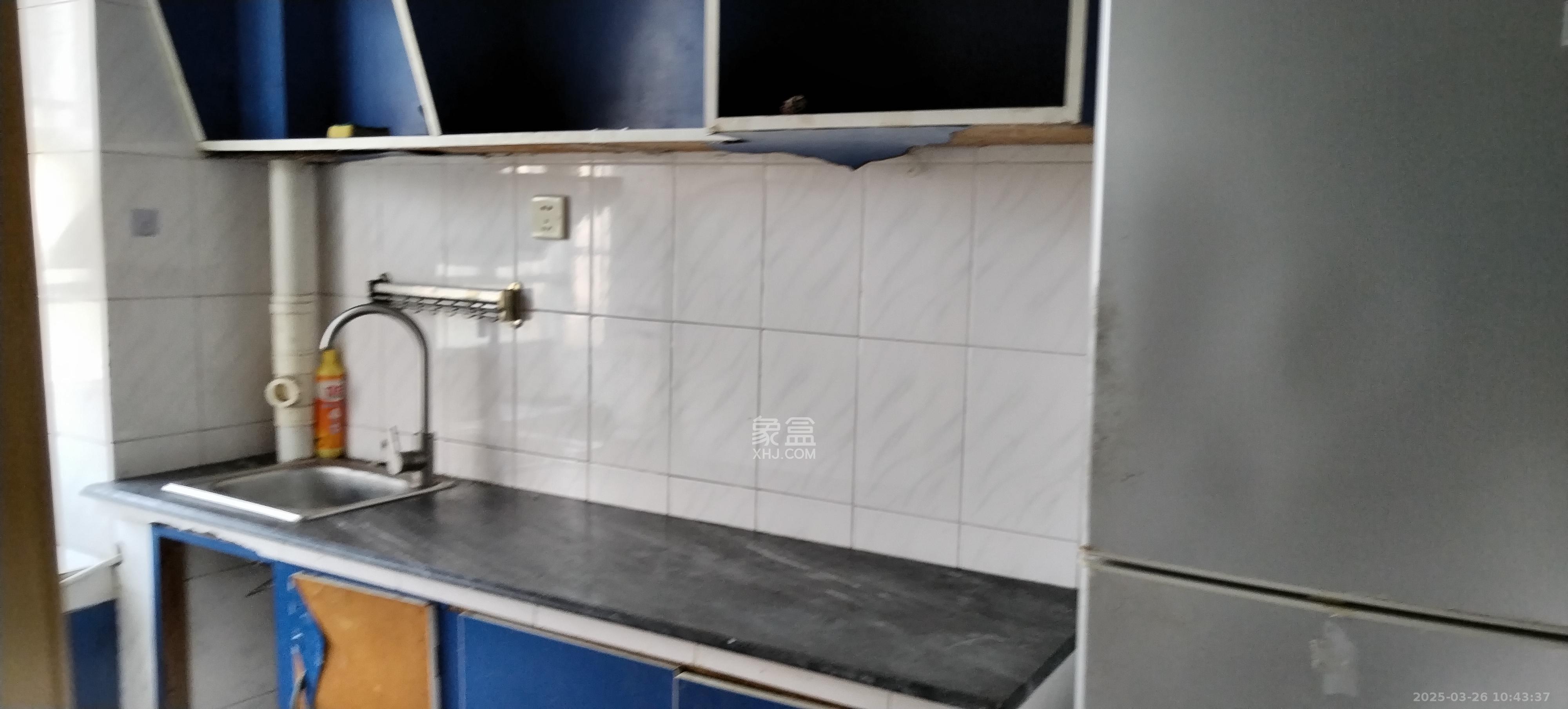 三湘小区  2室2厅1卫   1400.00元/月室内图