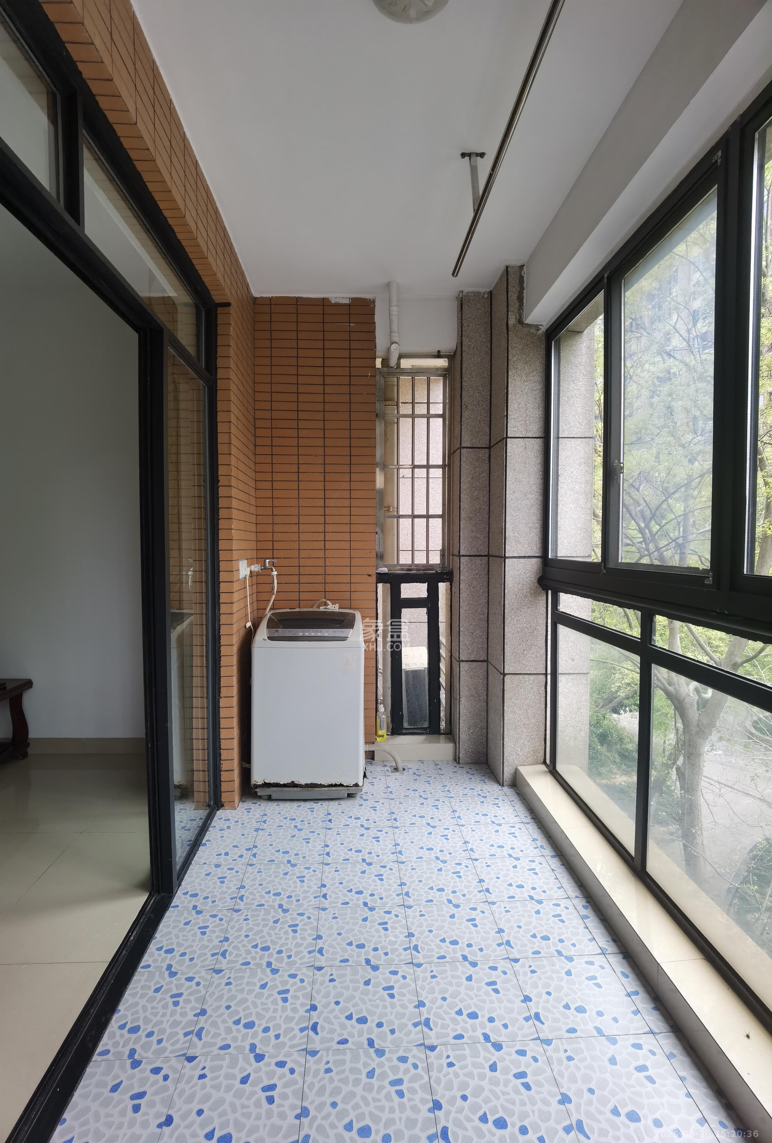 丽景华庭 3室2厅1卫 1600.0元/月 丽景华庭 3室2厅1卫 1600.0元/月室内图