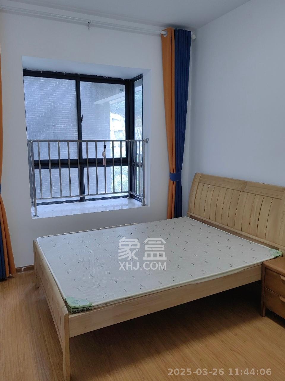 世纪桃花苑  4室2厅2卫   2800.00元/月室内图