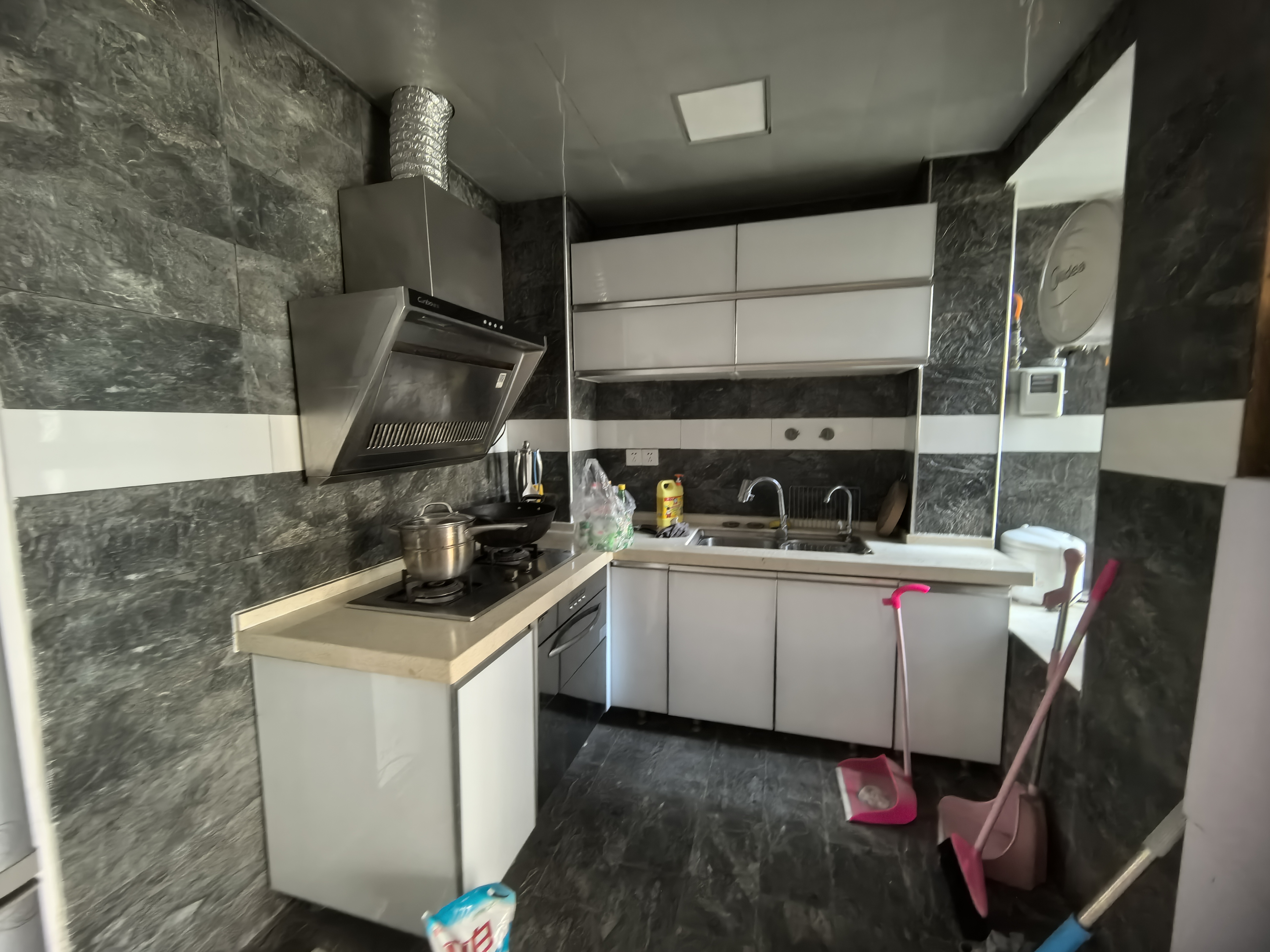 高盛澧园一二期 1室0厅0卫 1800.0元/月 高盛澧园一二期 1室0厅0卫 1800.0元/月室内图