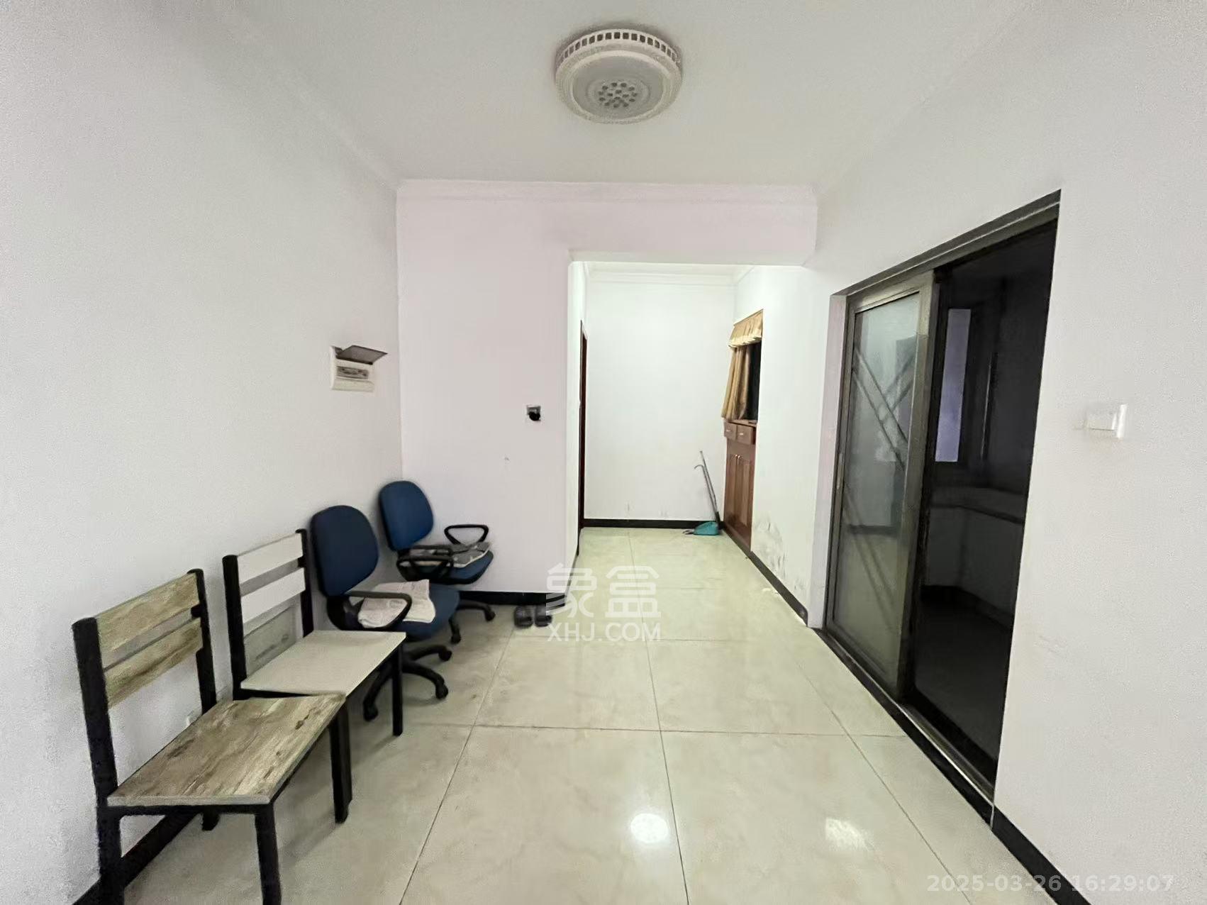 南郡雅园  2室2厅1卫    1500.0元/月 南郡雅园  2室2厅1卫    1500.0元/月室内图