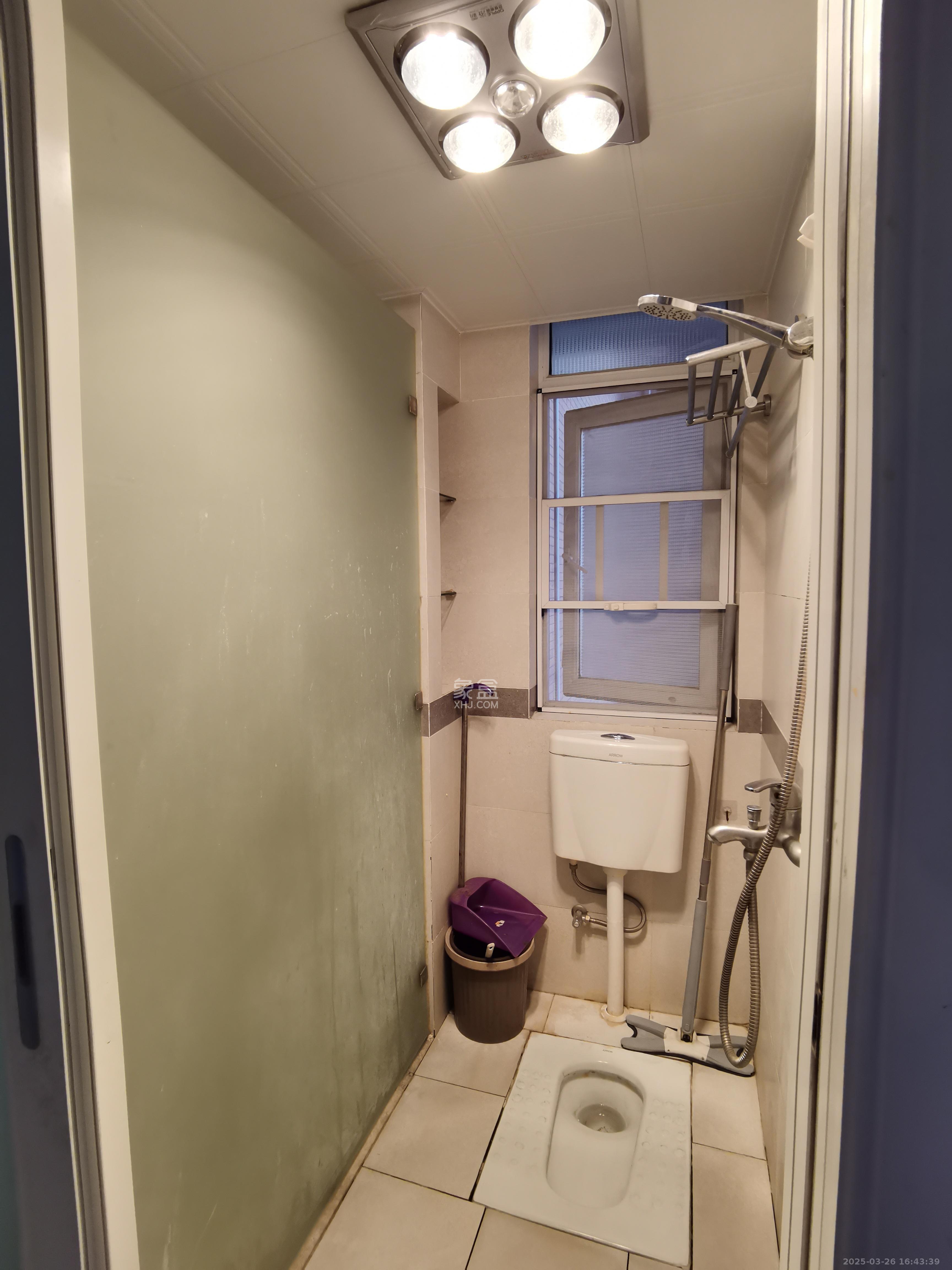三一街区  3室2厅1卫   1800.00元/月室内图