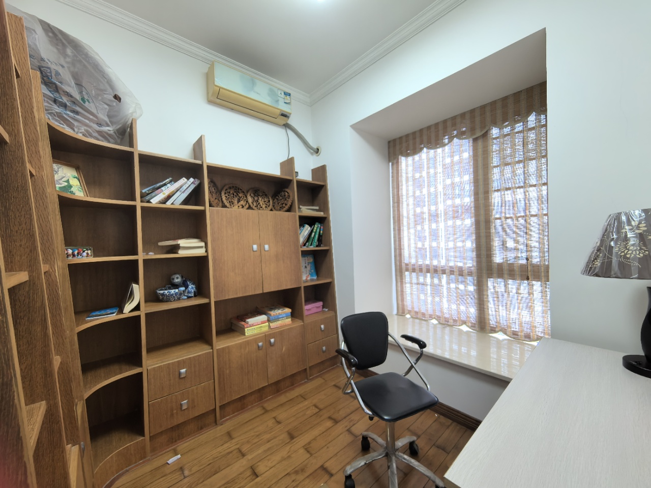 金碧文华 4室2厅2卫 245.0万 金碧文华 4室2厅2卫 245.0万室内图