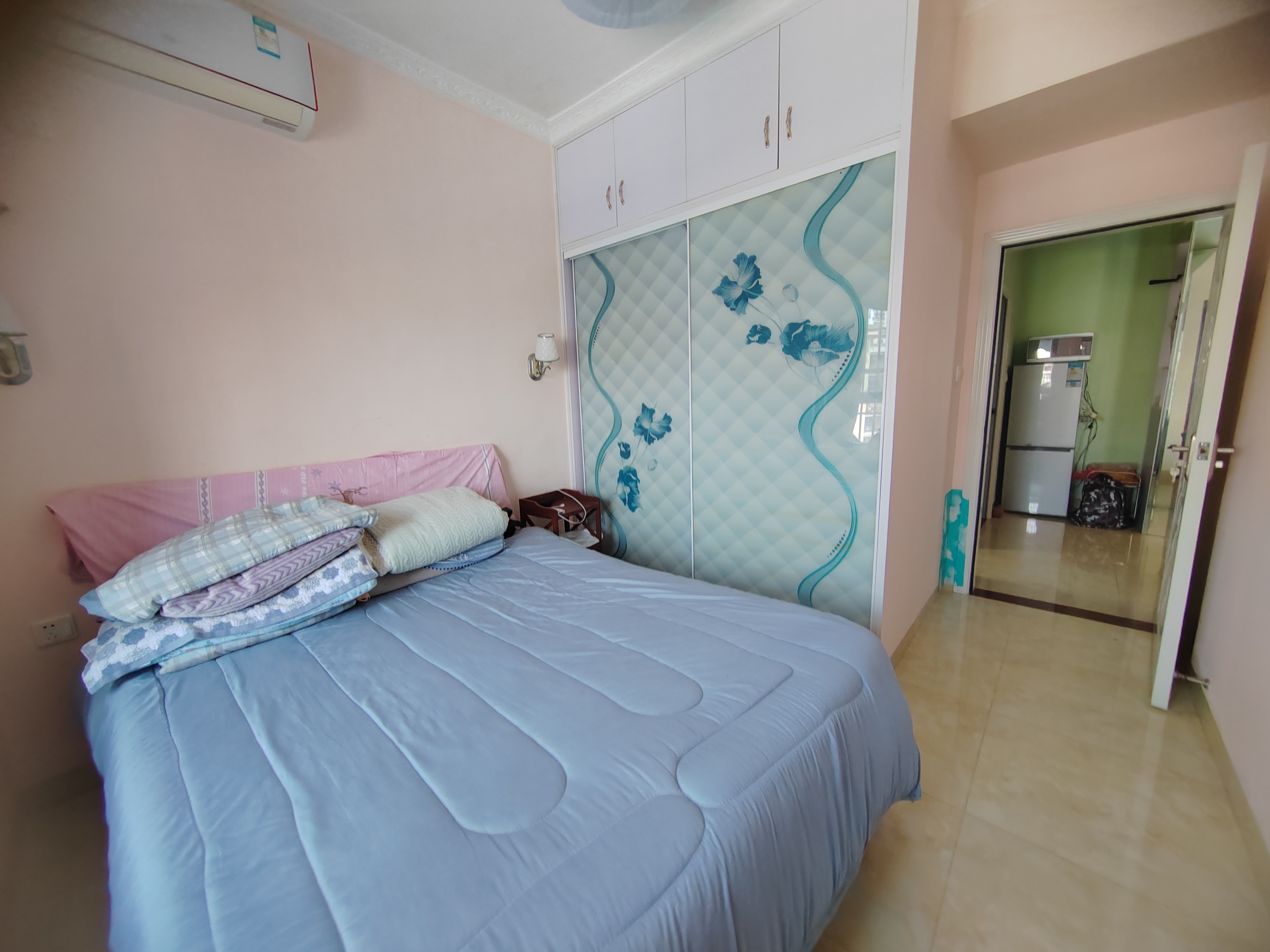 嘉景庭院 1室2厅1卫 95.0万 嘉景庭院 1室2厅1卫 95.0万客厅