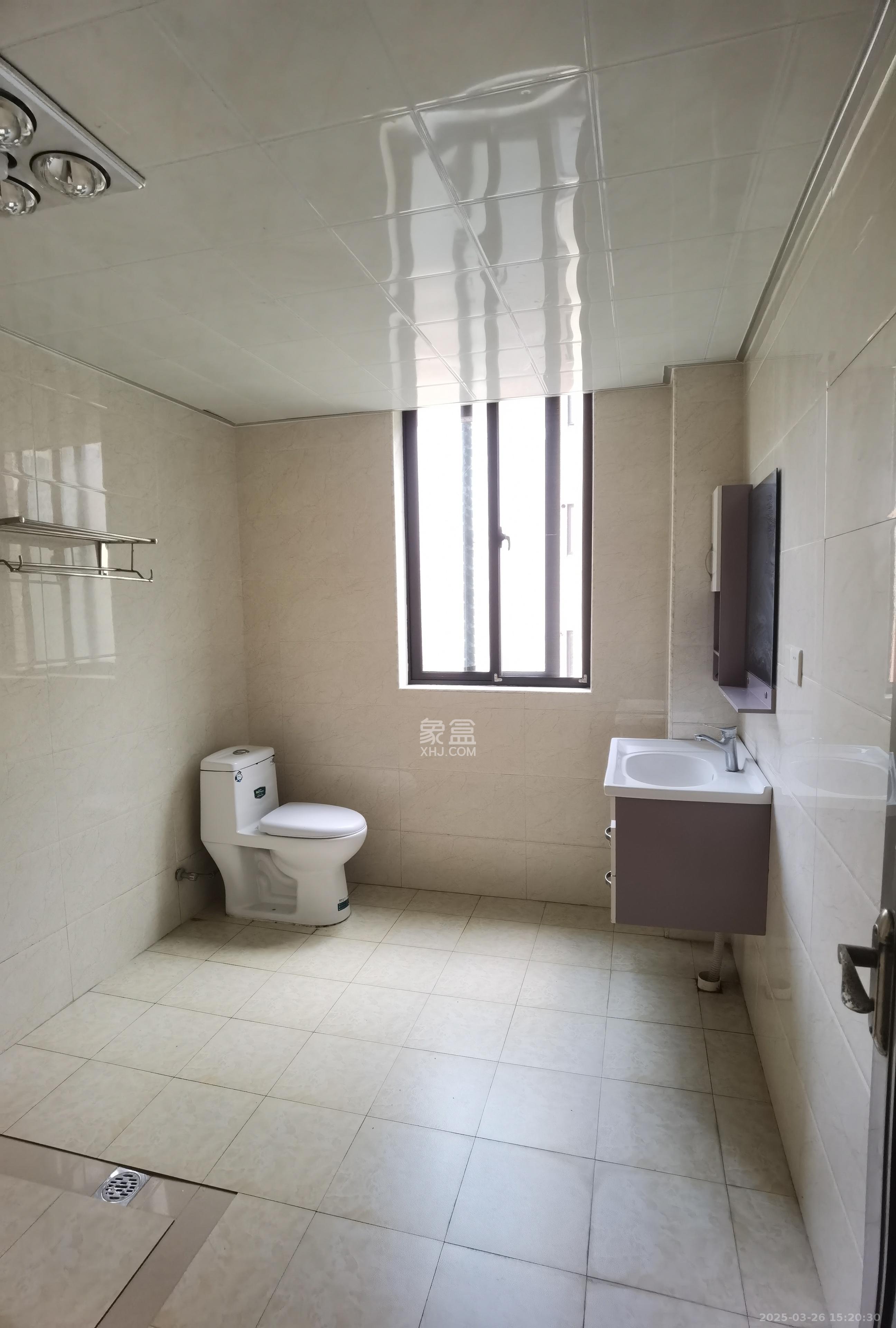 丽景华庭 3室2厅1卫 1600.0元/月 丽景华庭 3室2厅1卫 1600.0元/月室内图