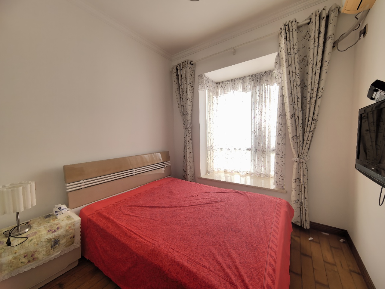 金碧文华 4室2厅2卫 245.0万 金碧文华 4室2厅2卫 245.0万室内图