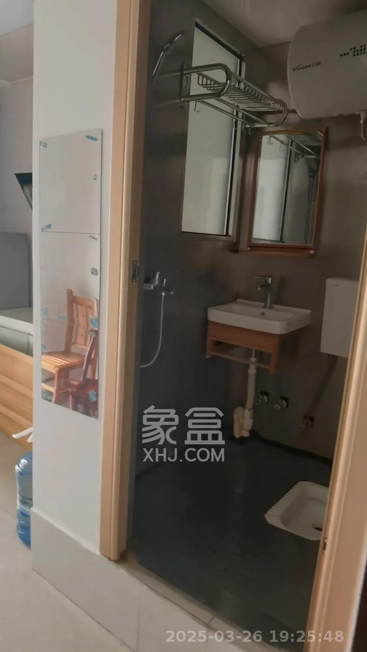 和康园小区 1室1厅1卫 900.0元/月 和康园小区 1室1厅1卫 900.0元/月室内图