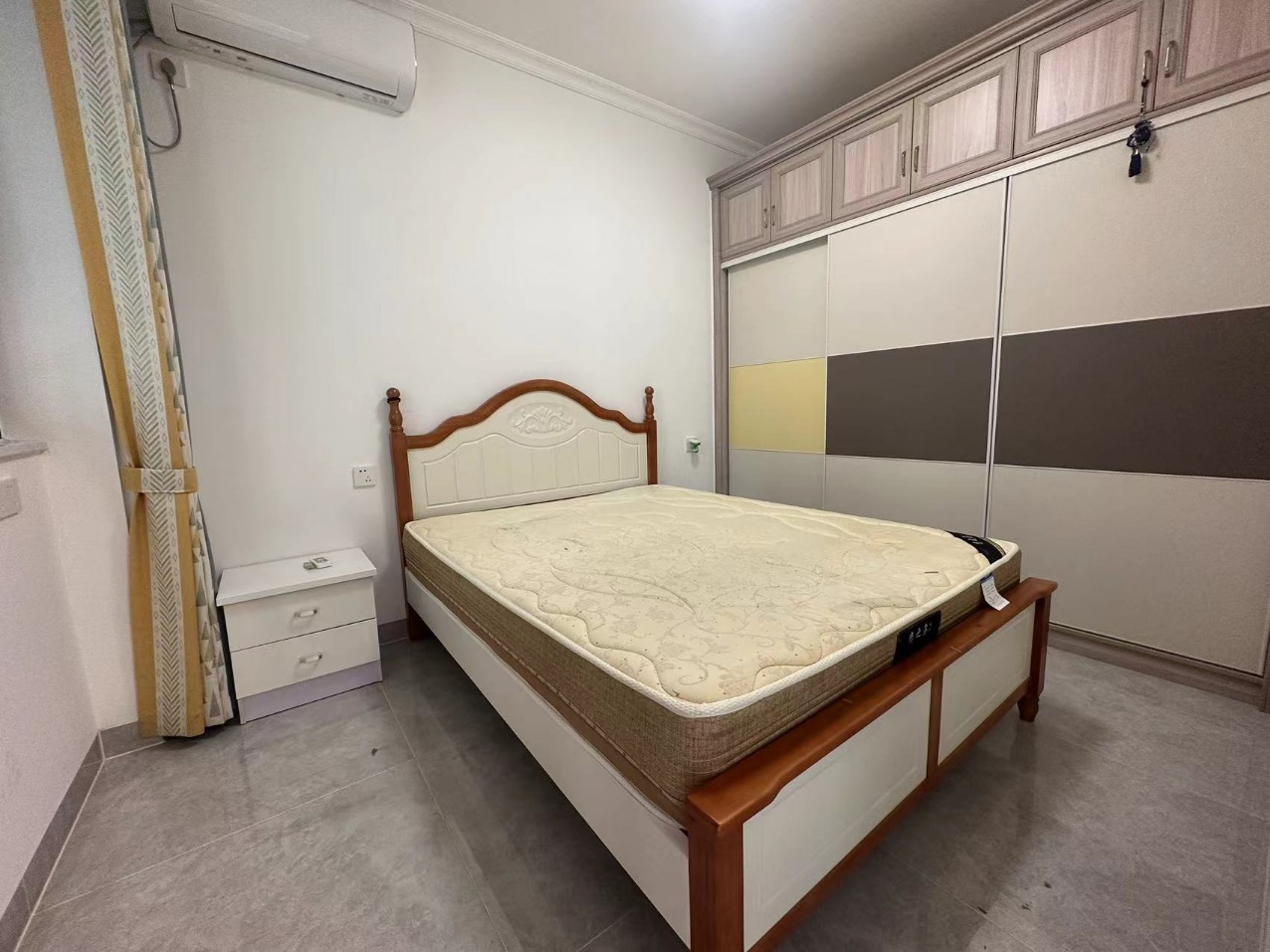 绿地海长流四期(绿地福邸)  3室2厅1卫    2600.0元/月 绿地海长流四期(绿地福邸)  3室2厅1卫    2600.0元/月