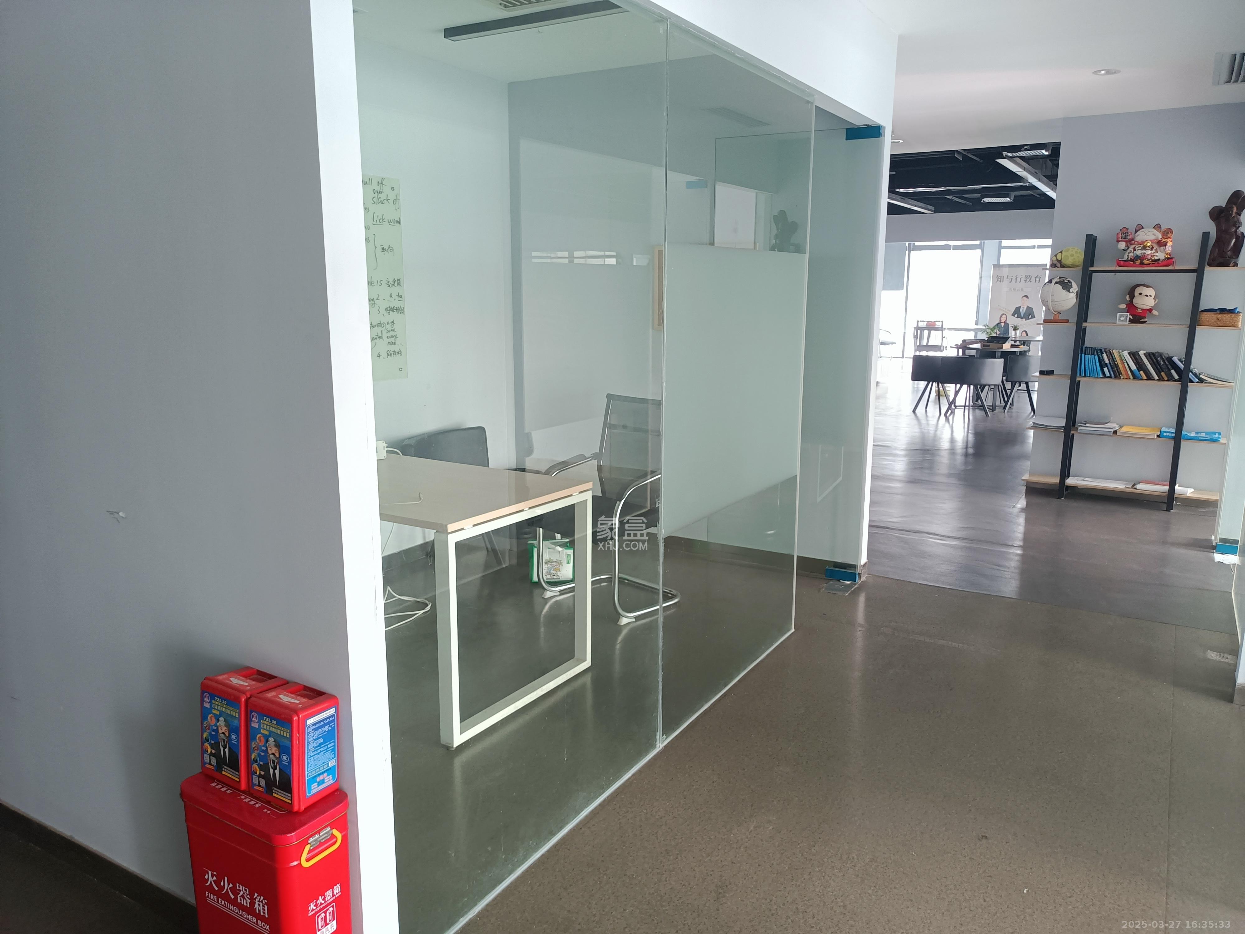 万达广场   380.0㎡      26000.0元/月室内图