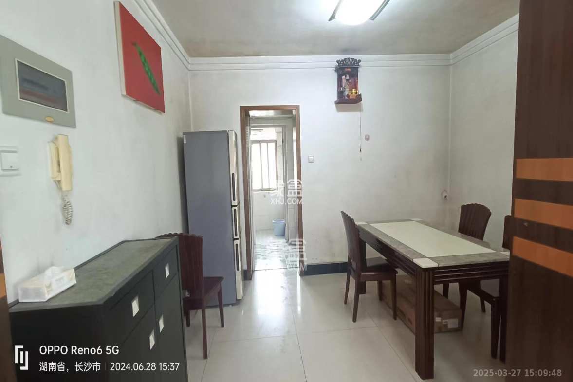 雅泰家园  2室1厅1卫    1900.0元/月 雅泰家园  2室1厅1卫    1900.0元/月室内图