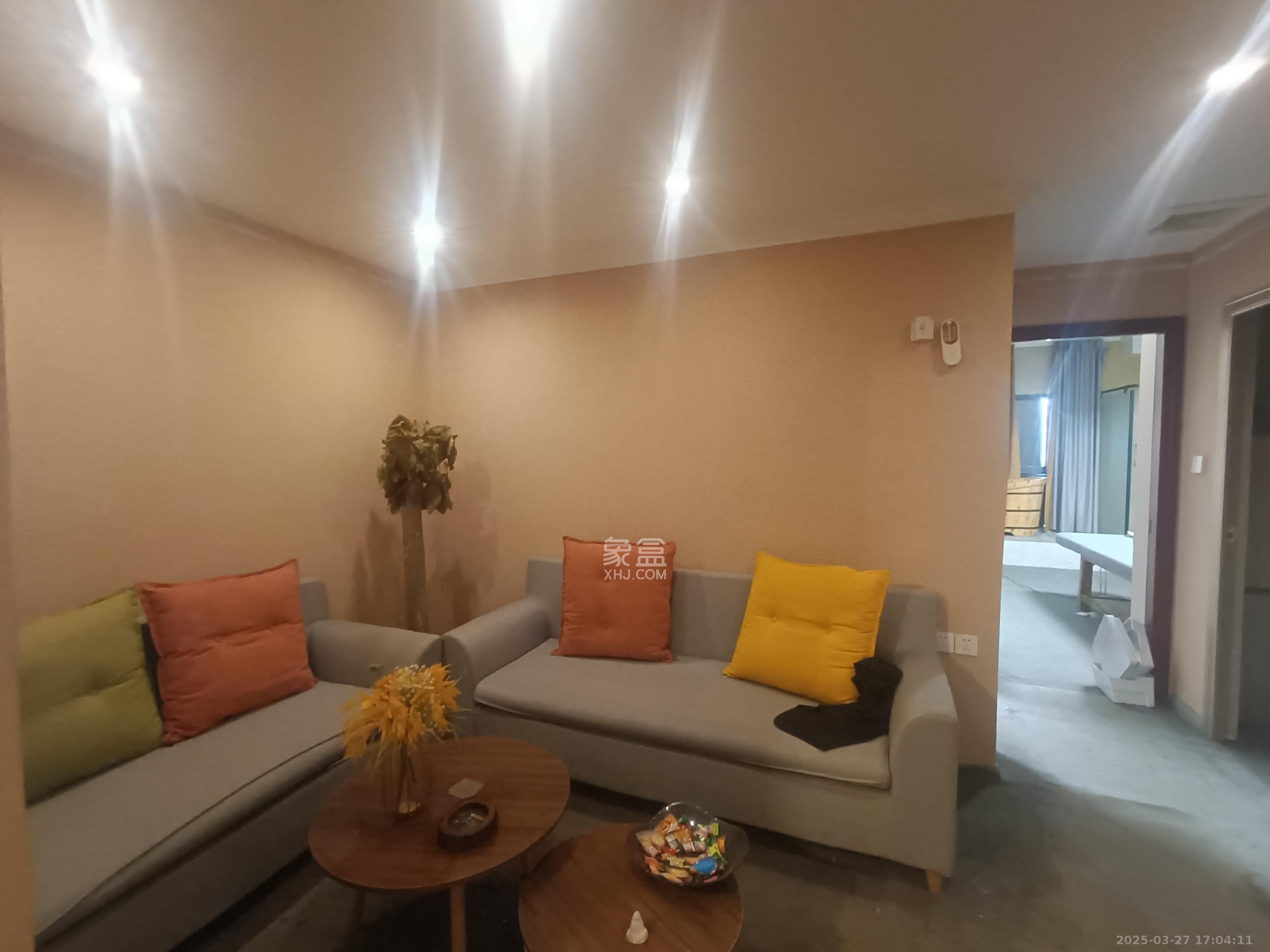 中城丽景香山园 7室2厅3卫 5500.0元/月 中城丽景香山园 7室2厅3卫 5500.0元/月室内图