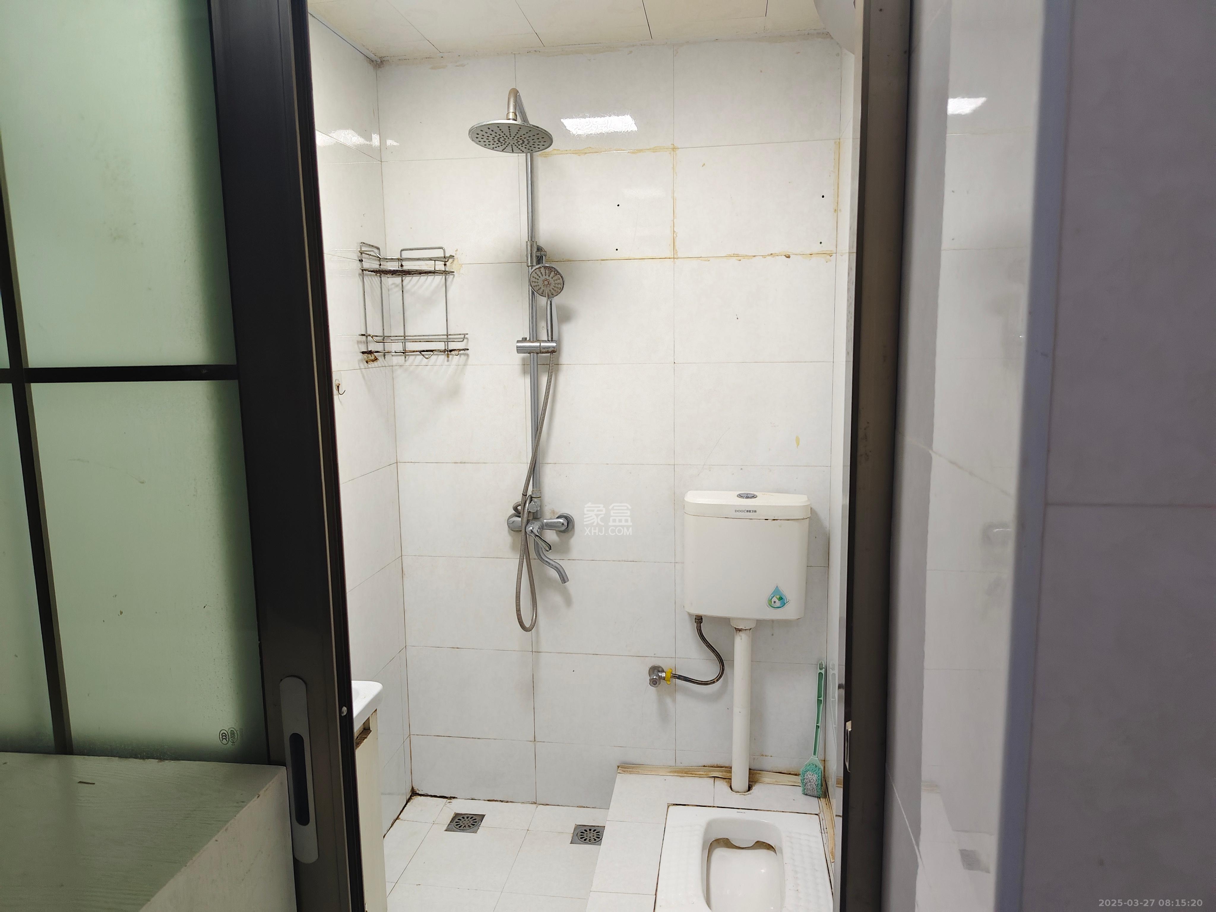 尊邸华庭  1室1厅1卫   1350.00元/月室内图