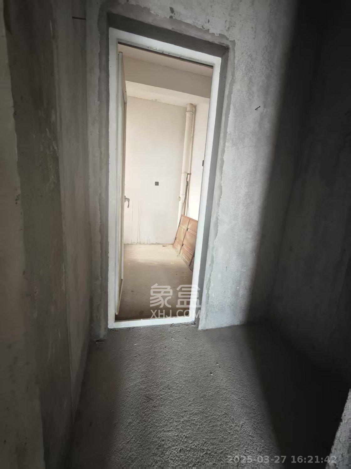 绿地海外滩一期  3室2厅1卫   800.00元/月室内图