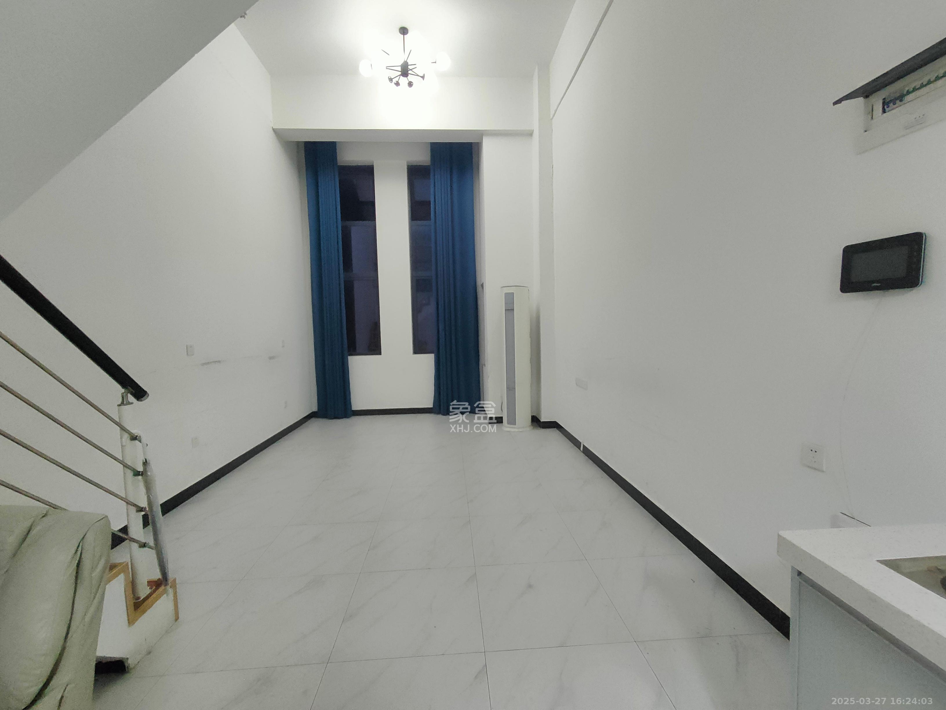 华润置地广场二期  1室1厅1卫    1800.0元/月 华润置地广场二期  1室1厅1卫    1800.0元/月室内图