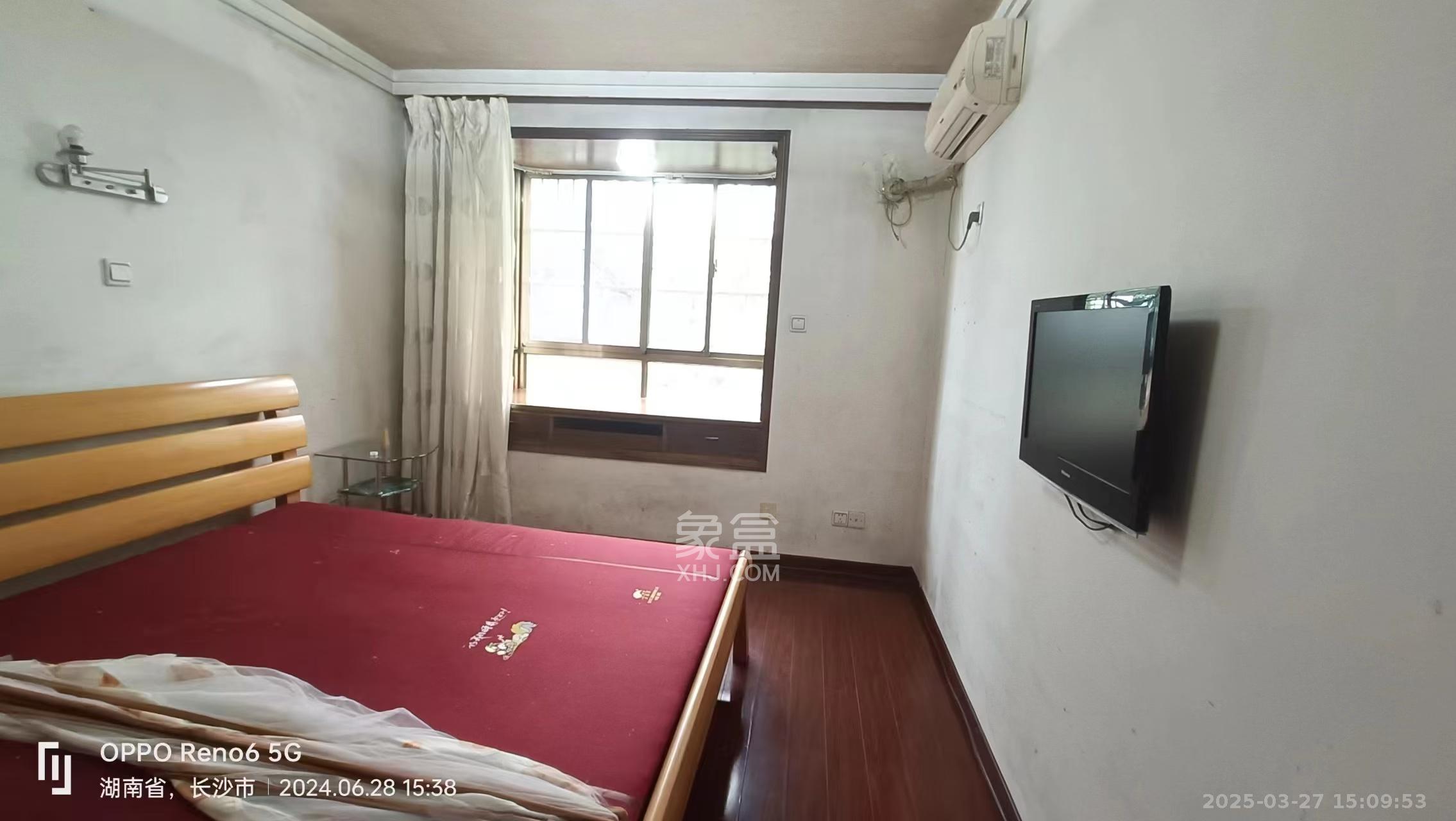 雅泰家园  2室1厅1卫    1900.0元/月 雅泰家园  2室1厅1卫    1900.0元/月室内图