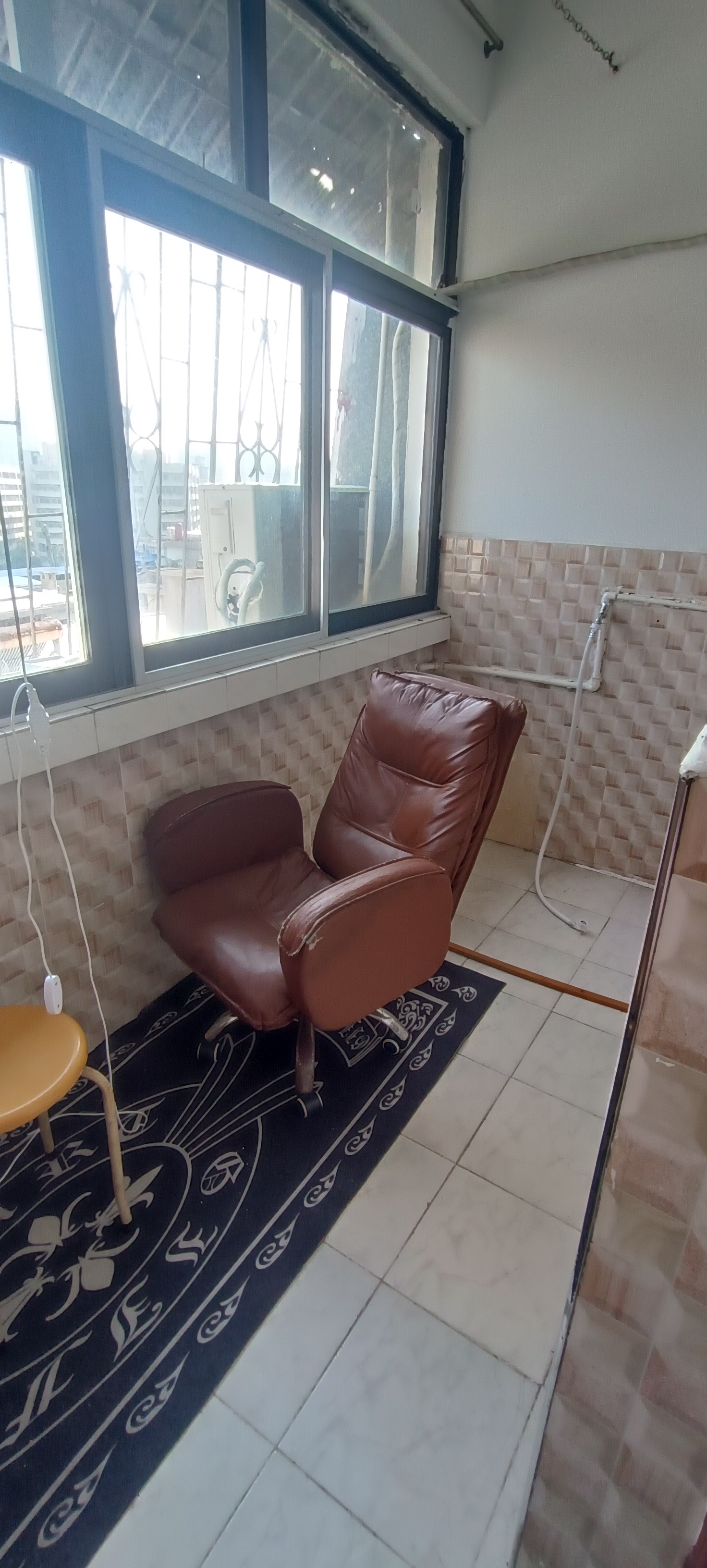 市政府宿舍(新华南路5号)  3室2厅2卫    85.0万 市政府宿舍(新华南路5号)  3室2厅2卫    85.0万客厅