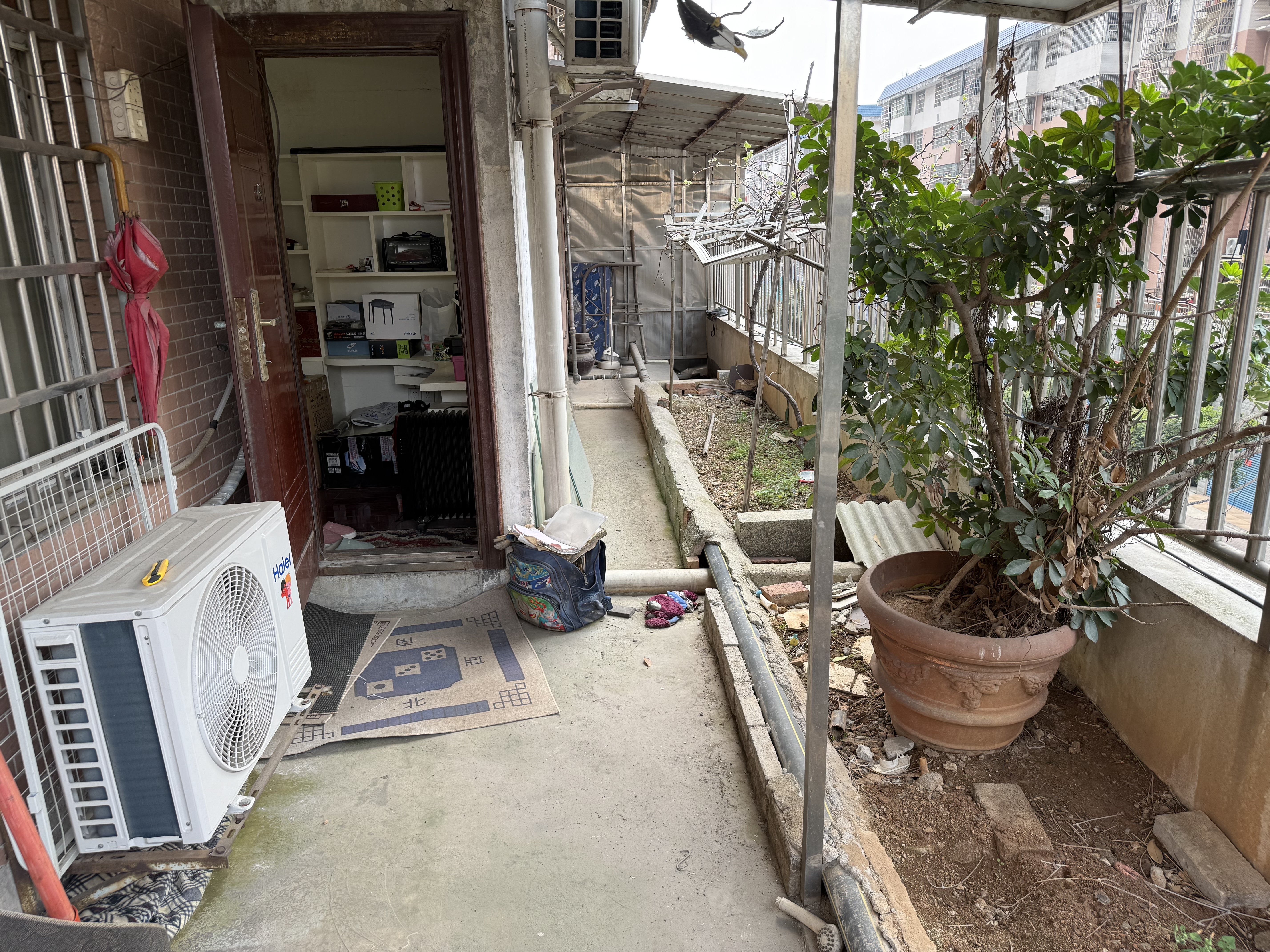 湘中园  3室2厅2卫    65.0万客厅