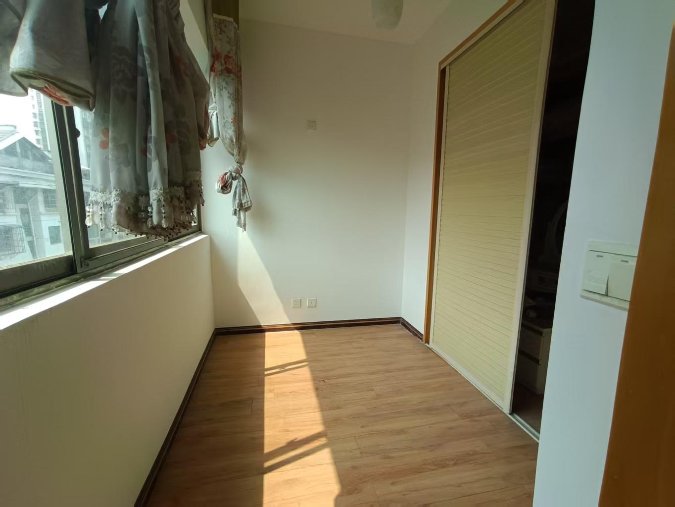 香草园  5室2厅2卫   65.00万室内图
