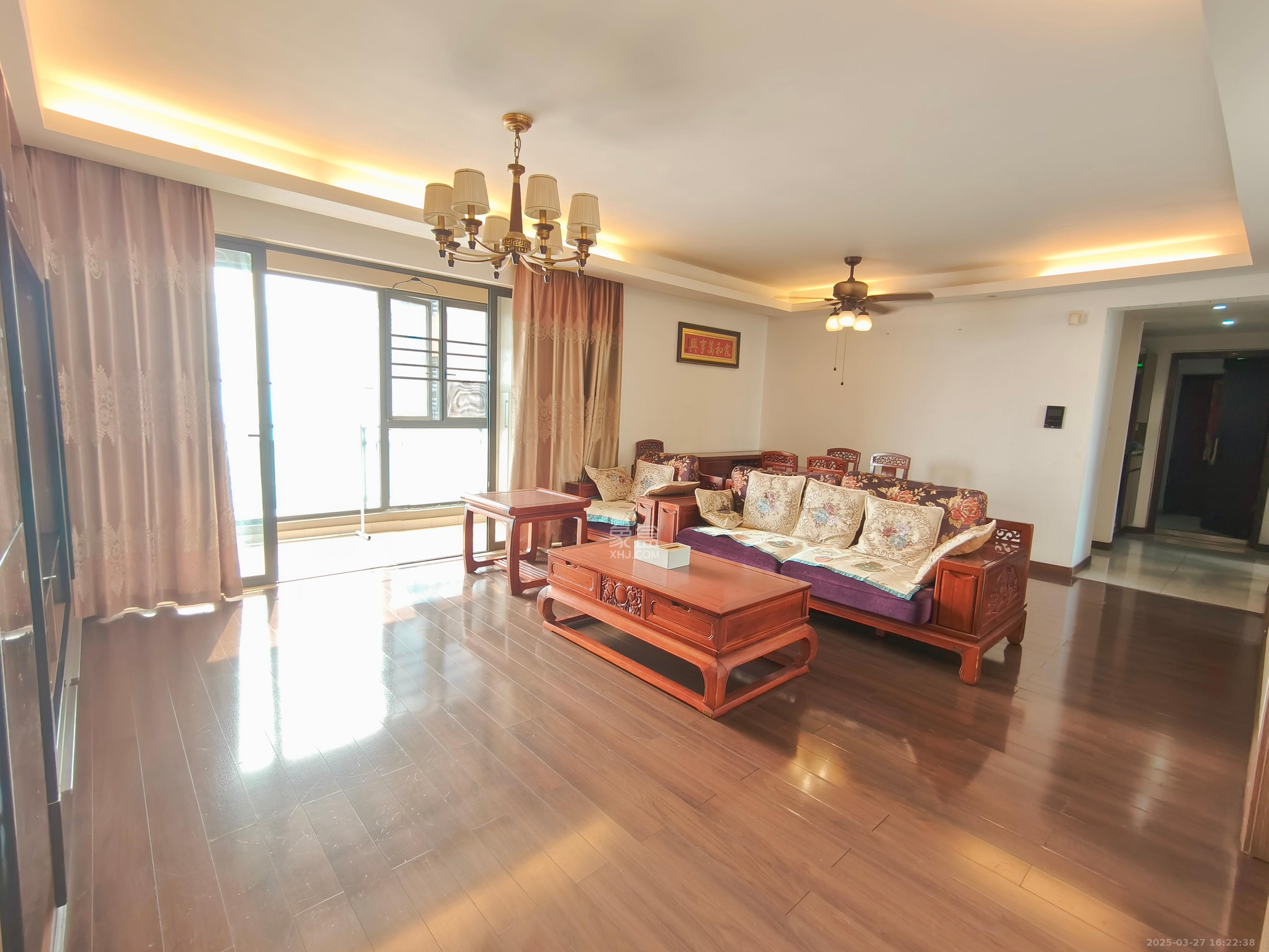 万科白鹭郡  4室2厅2卫    3400.0元/月 万科白鹭郡  4室2厅2卫    3400.0元/月