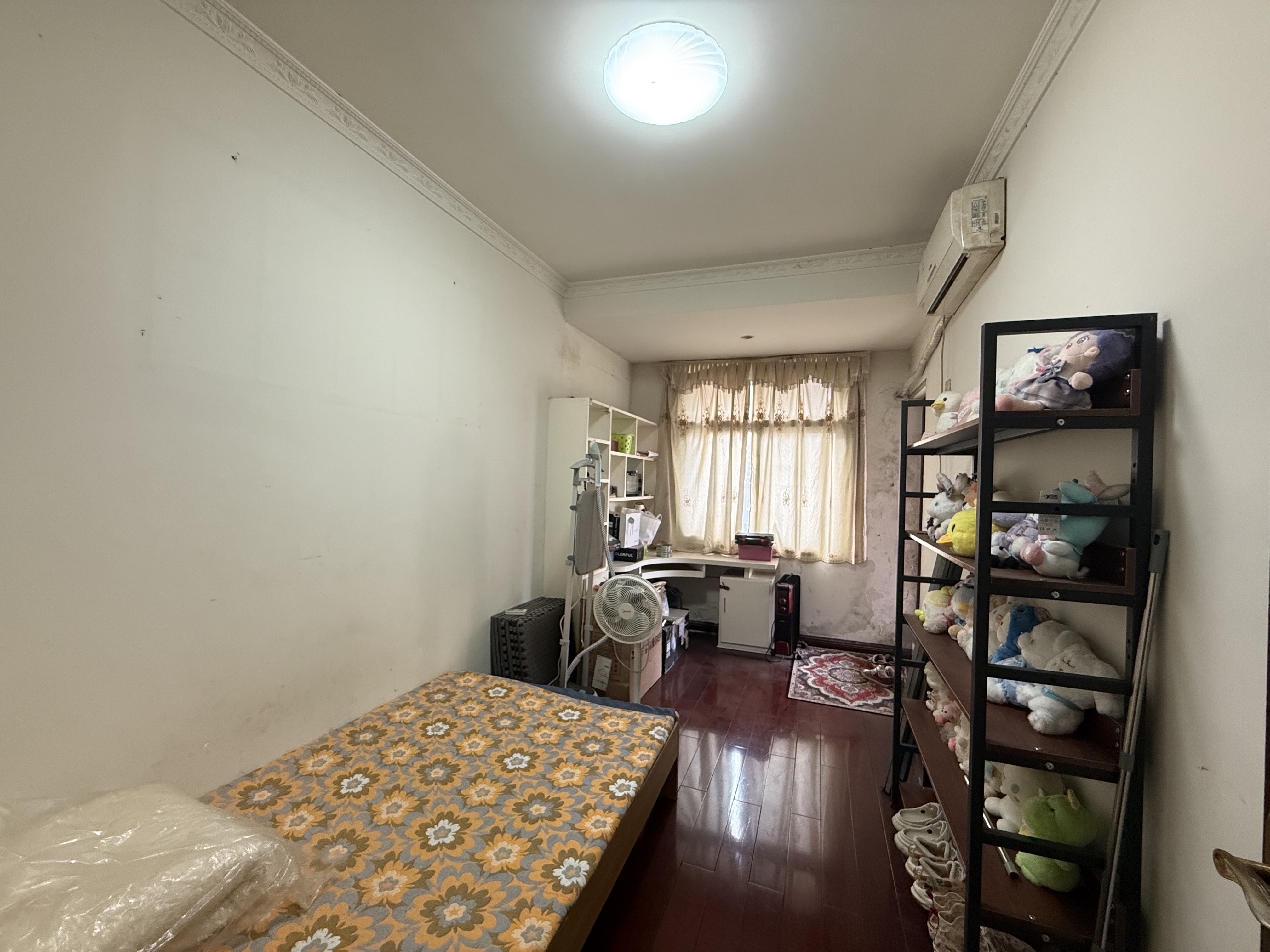 湘中园  3室2厅2卫    65.0万客厅