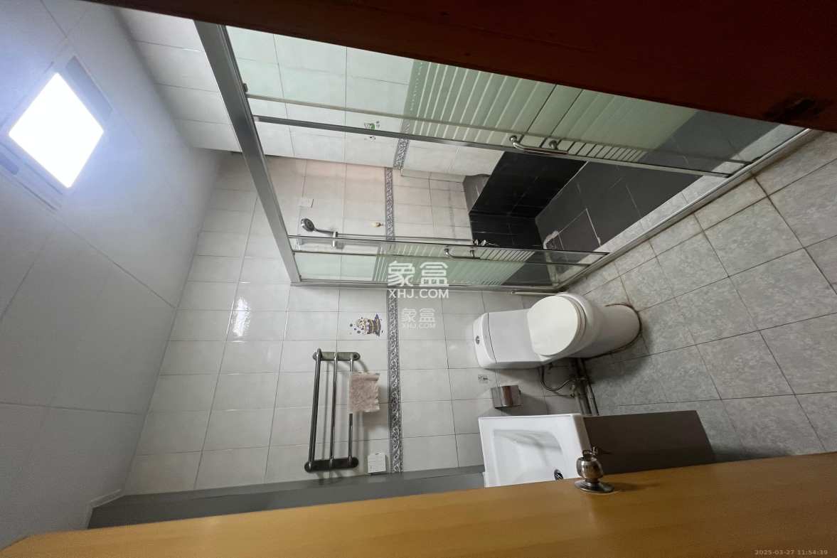 泰时新雅园 3室2厅1卫 2600.0元/月 泰时新雅园 3室2厅1卫 2600.0元/月室内图