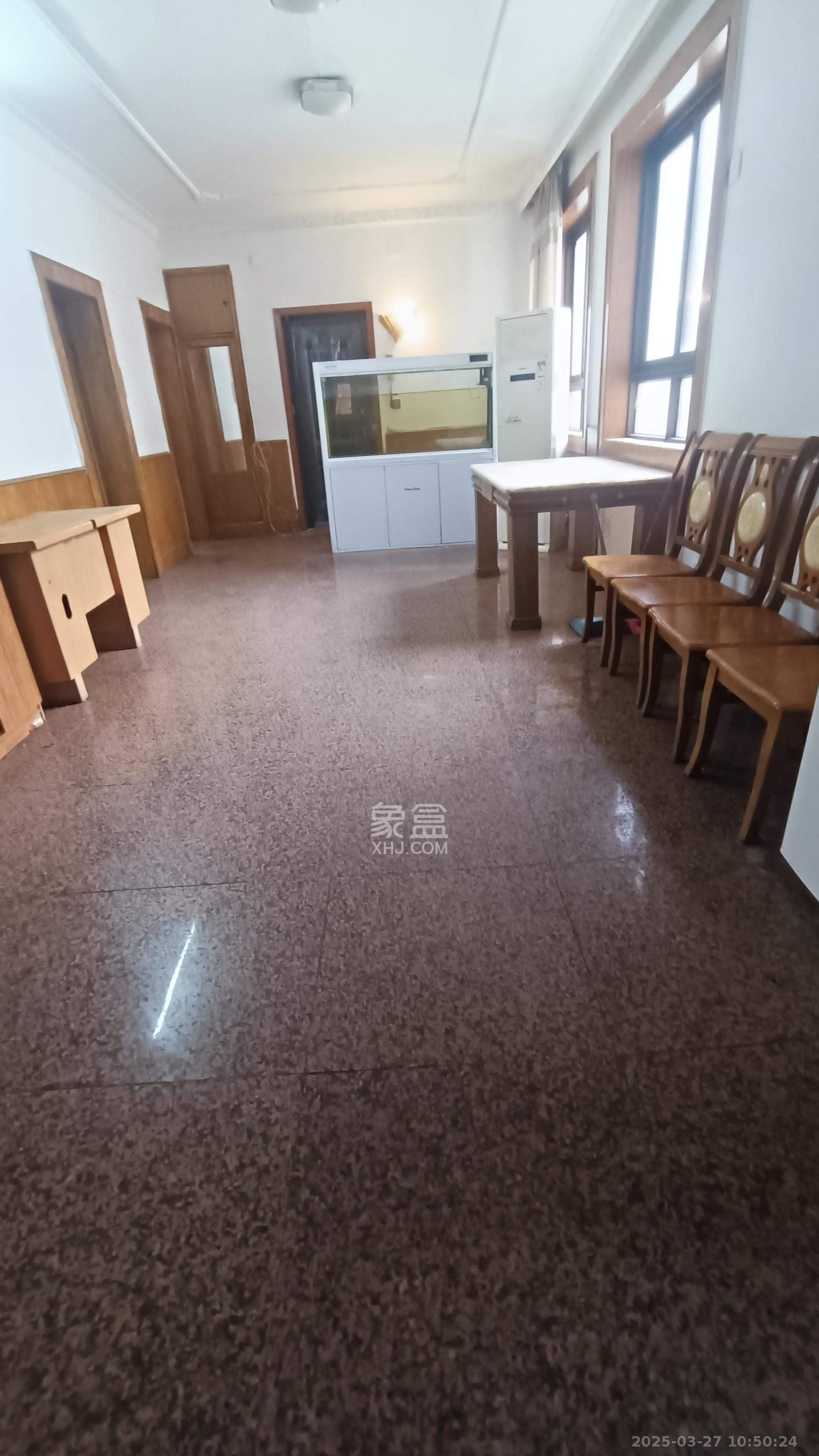 医保公司宿舍  2室1厅1卫    1600.0元/月 医保公司宿舍  2室1厅1卫    1600.0元/月室内图1