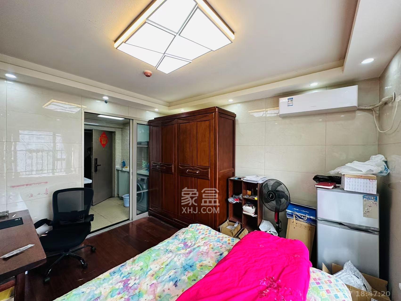 好莱城(弘德西街) 1室1厅1卫 1400.0元/月 好莱城(弘德西街) 1室1厅1卫 1400.0元/月室内图