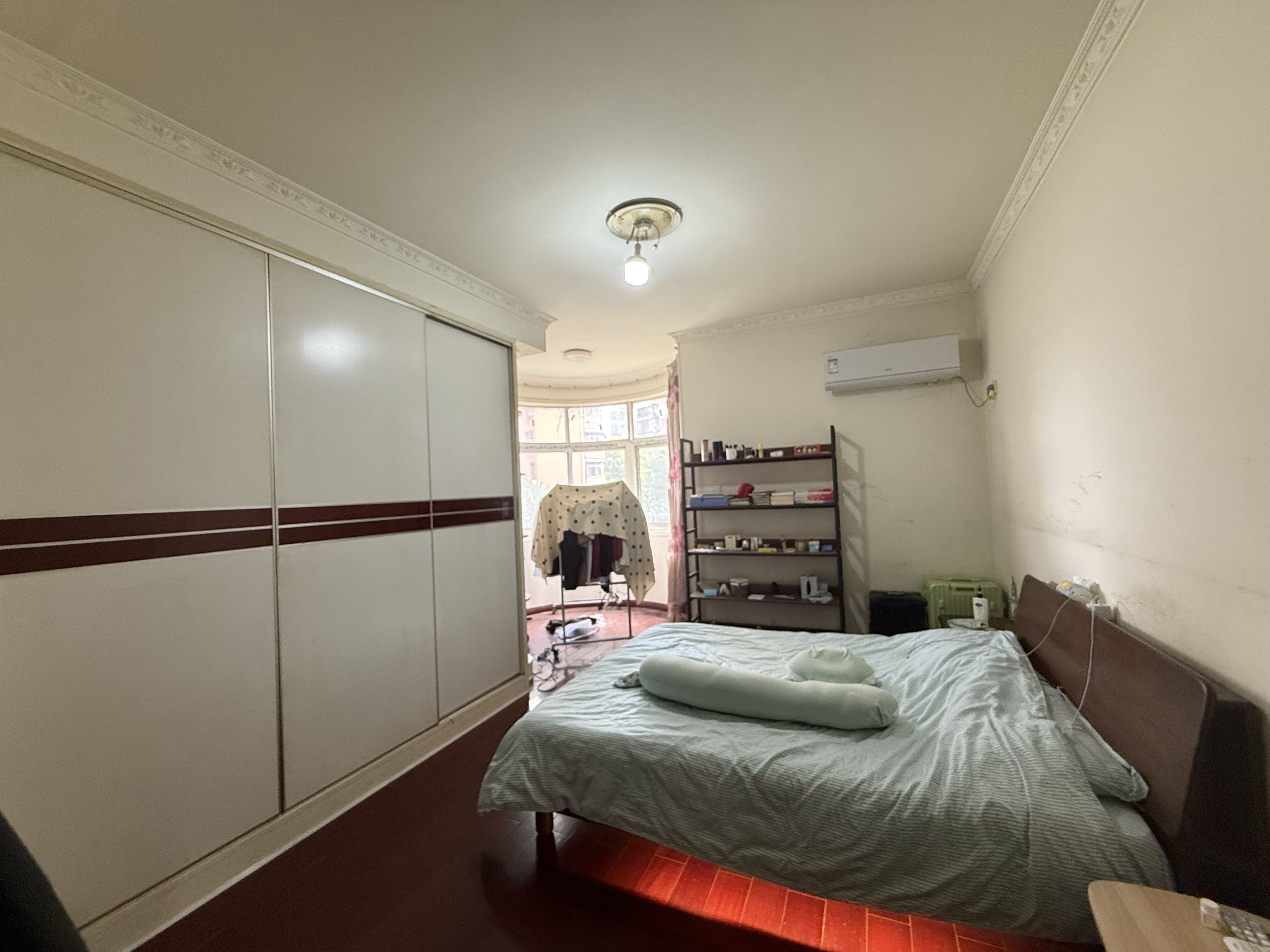 湘中园  3室2厅2卫    65.0万客厅