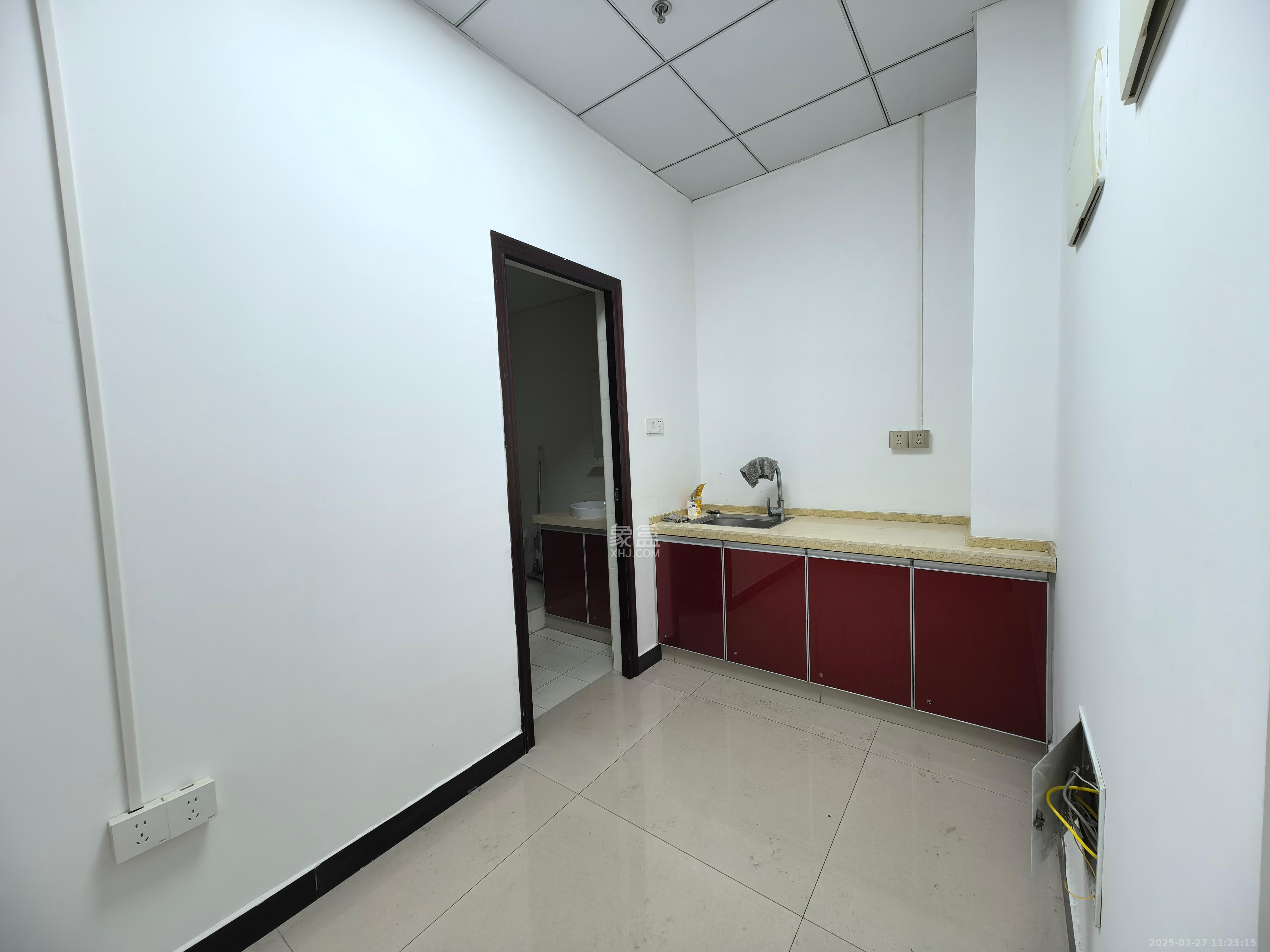 奥克斯缔壹城 1室1厅1卫 1500.0元/月 奥克斯缔壹城 1室1厅1卫 1500.0元/月室内图