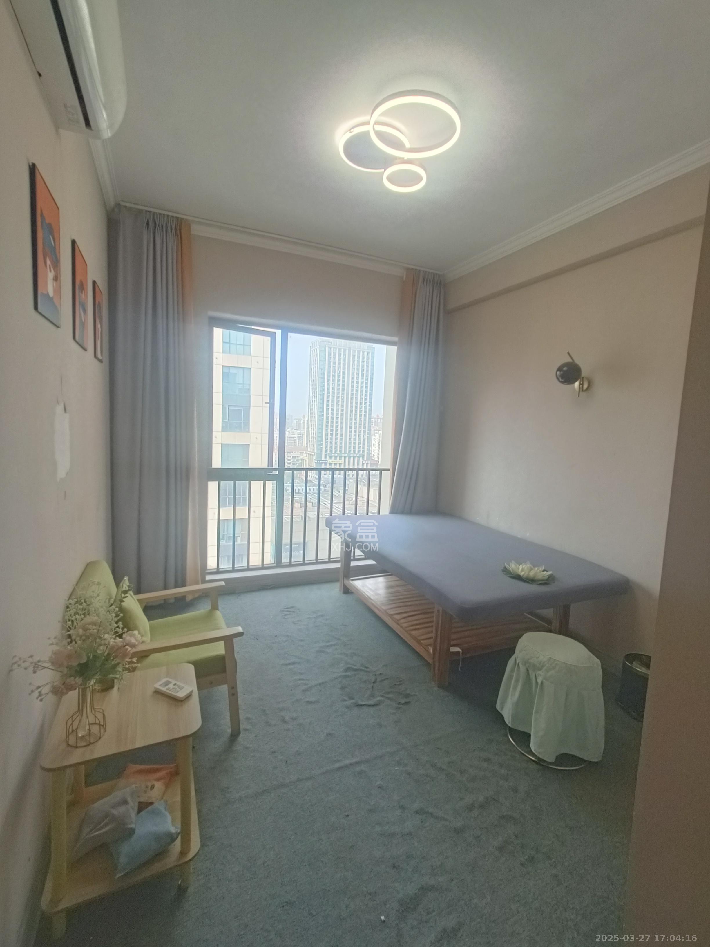 中城丽景香山园 7室2厅3卫 5500.0元/月 中城丽景香山园 7室2厅3卫 5500.0元/月室内图