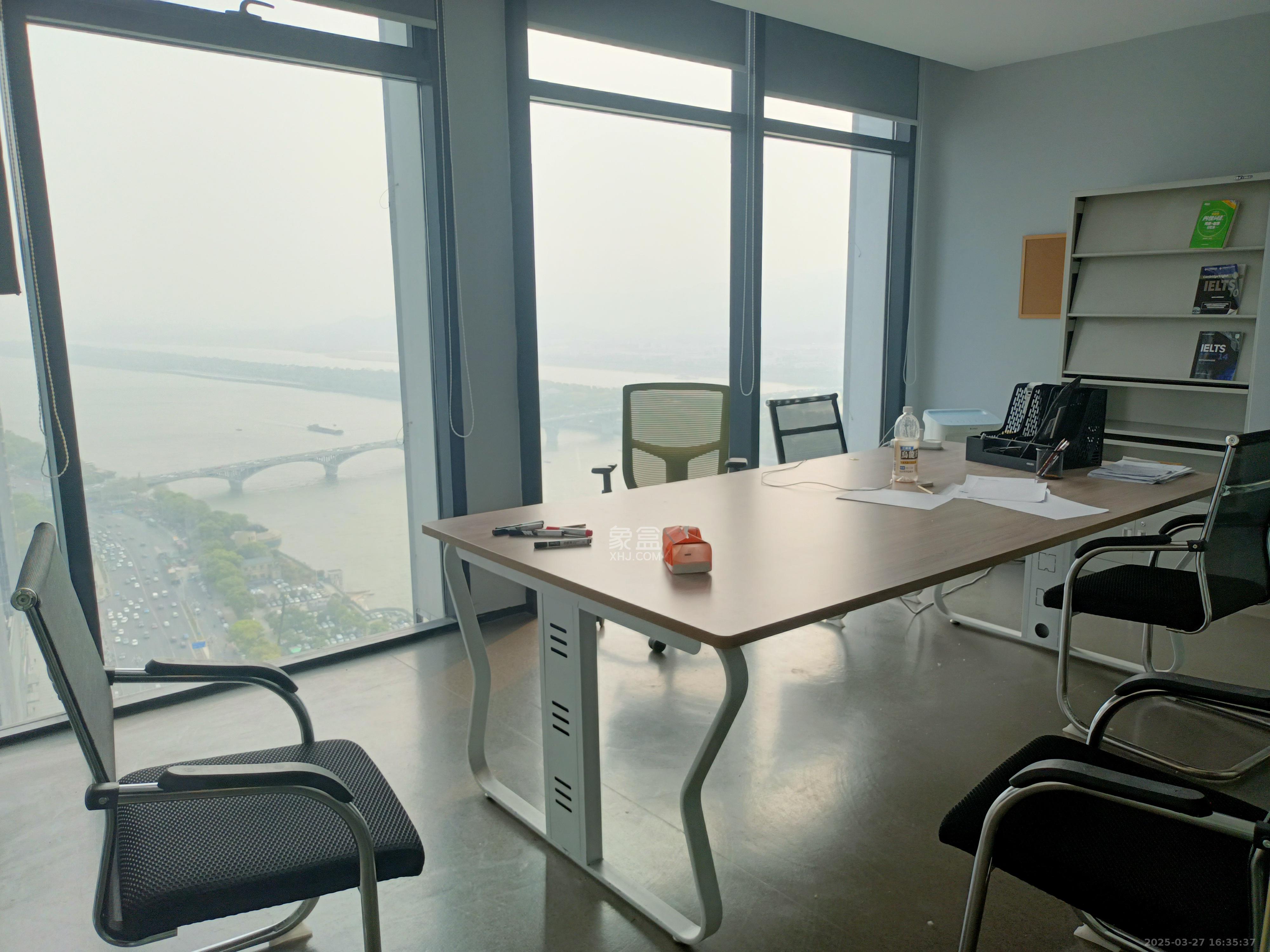 万达广场   380.0㎡      26000.0元/月室内图