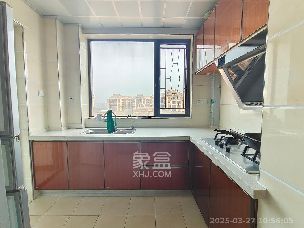 旭辉华庭  3室2厅2卫    1799.0元/月室内图