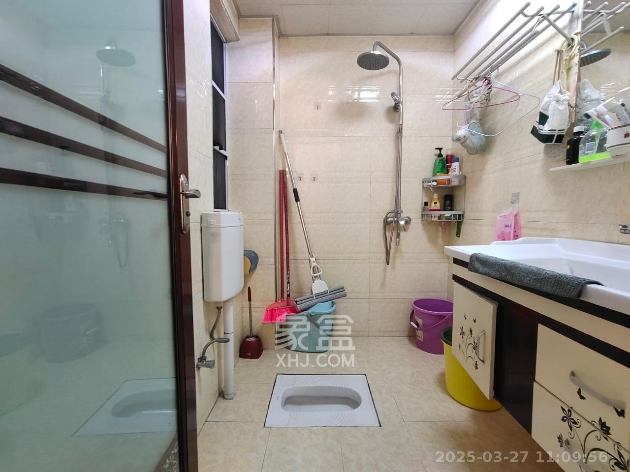创业乐园  3室2厅2卫   1600.00元/月室内图