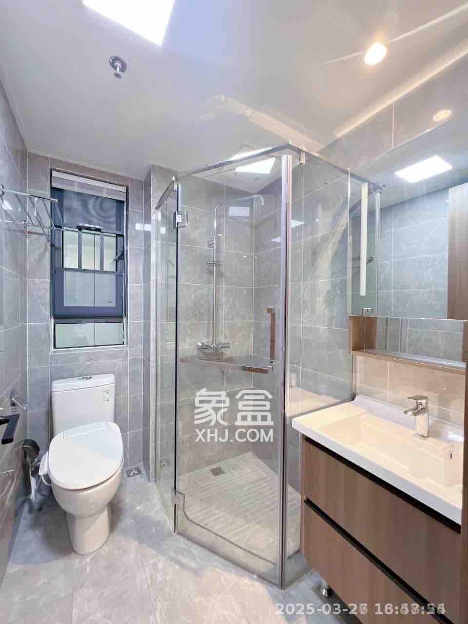 卓越中寰  3室2厅2卫   4700.00元/月室内图