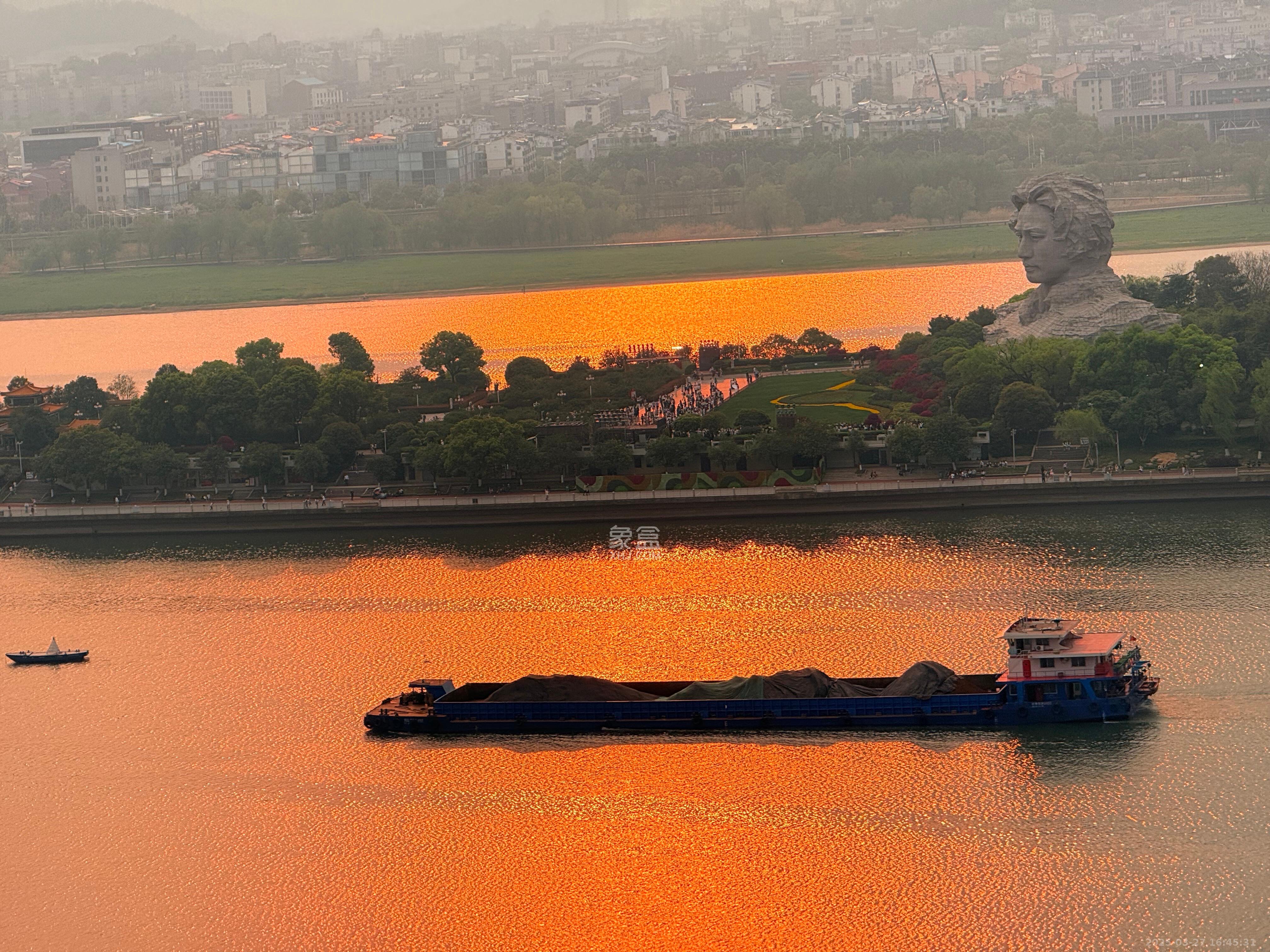 保利国际广场 1室1厅1卫 2600.0元/月 保利国际广场 1室1厅1卫 2600.0元/月室内图